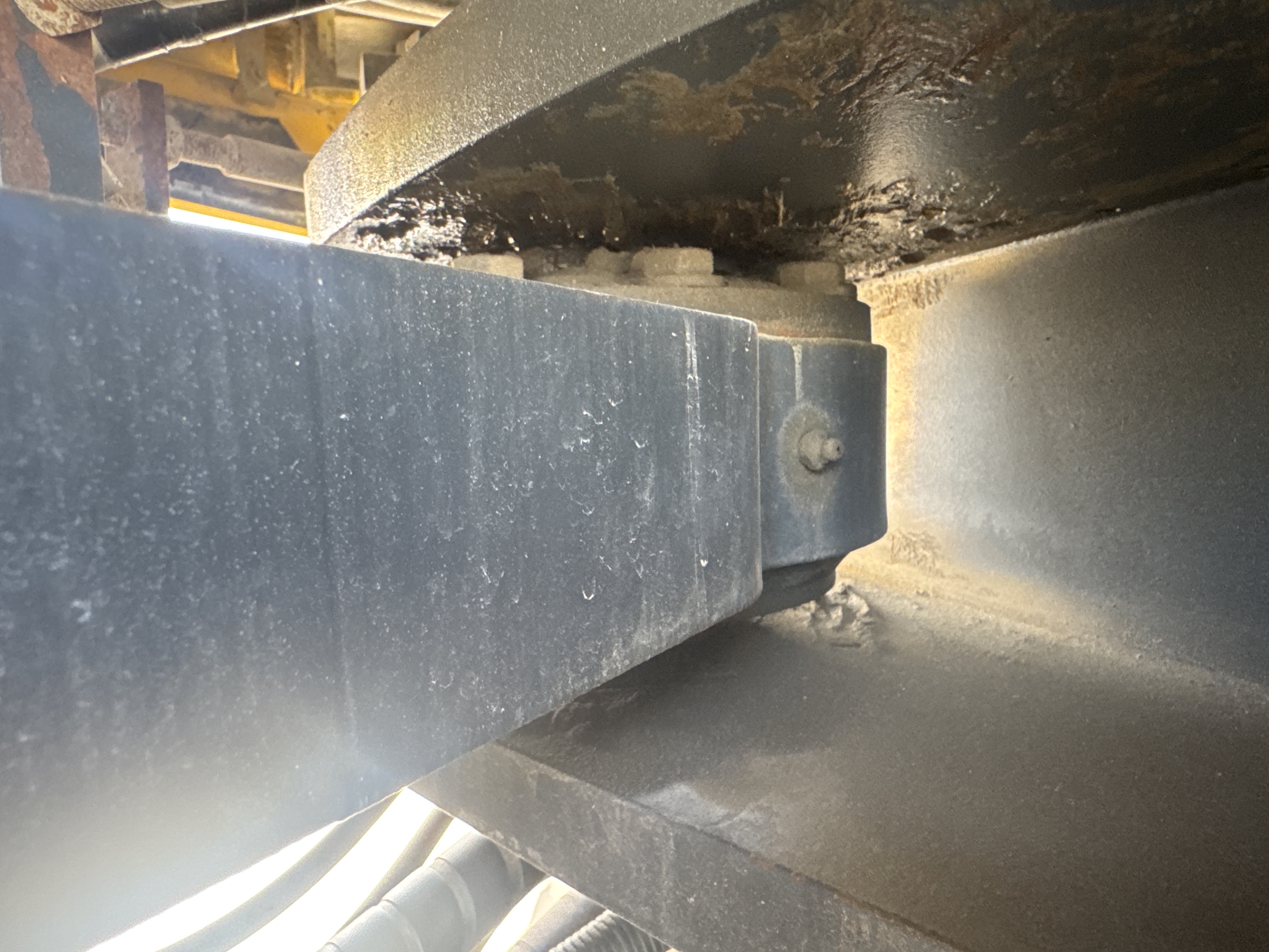 WHL-005-Komatsu-WA470-6-Wheel-loaders-inspection-Structure-Articulated-joint-2