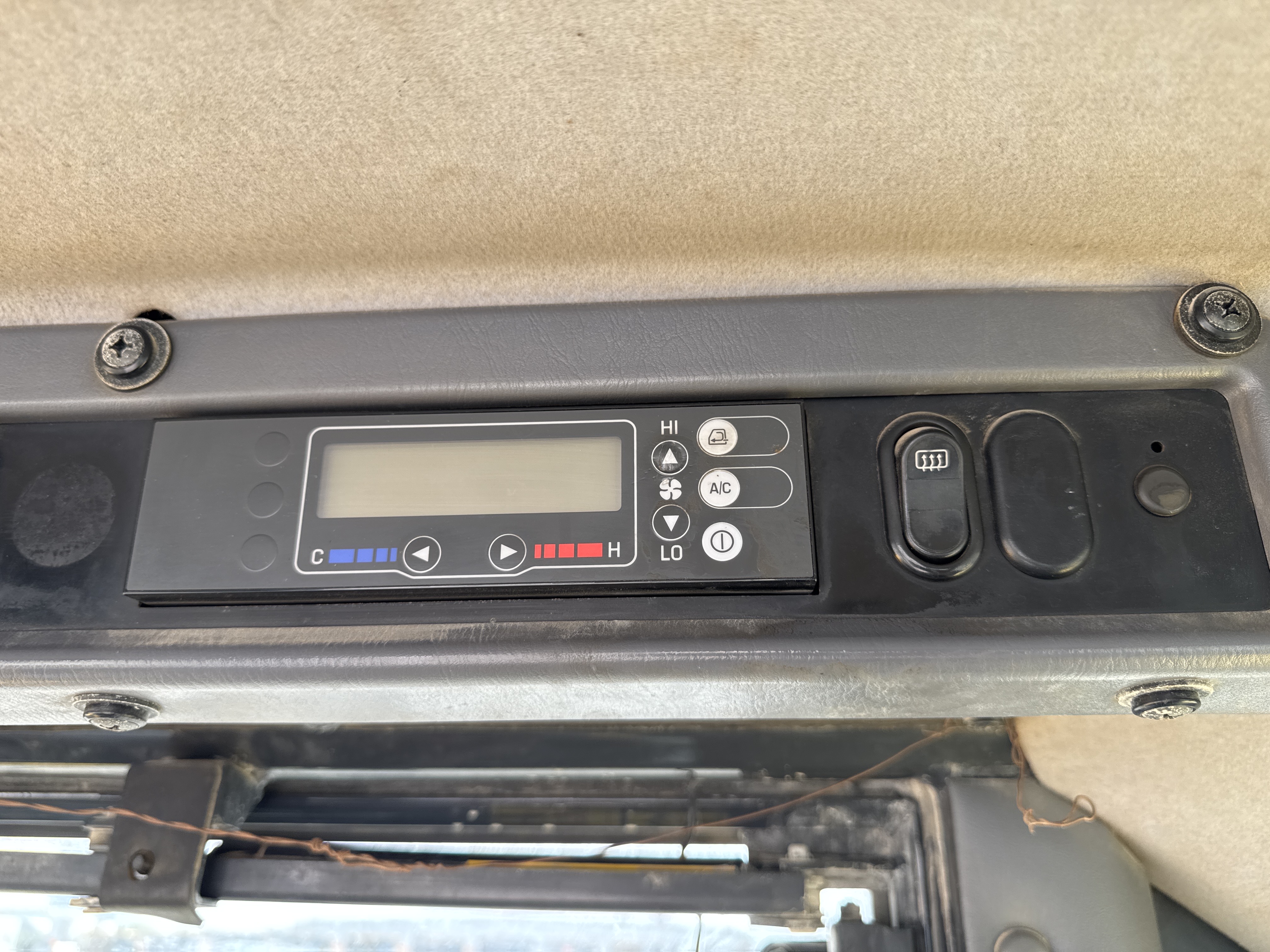 WHL-005-Komatsu-WA470-6-Wheel-loaders-inspection-Air-conditioning-A/C-control-panel-2