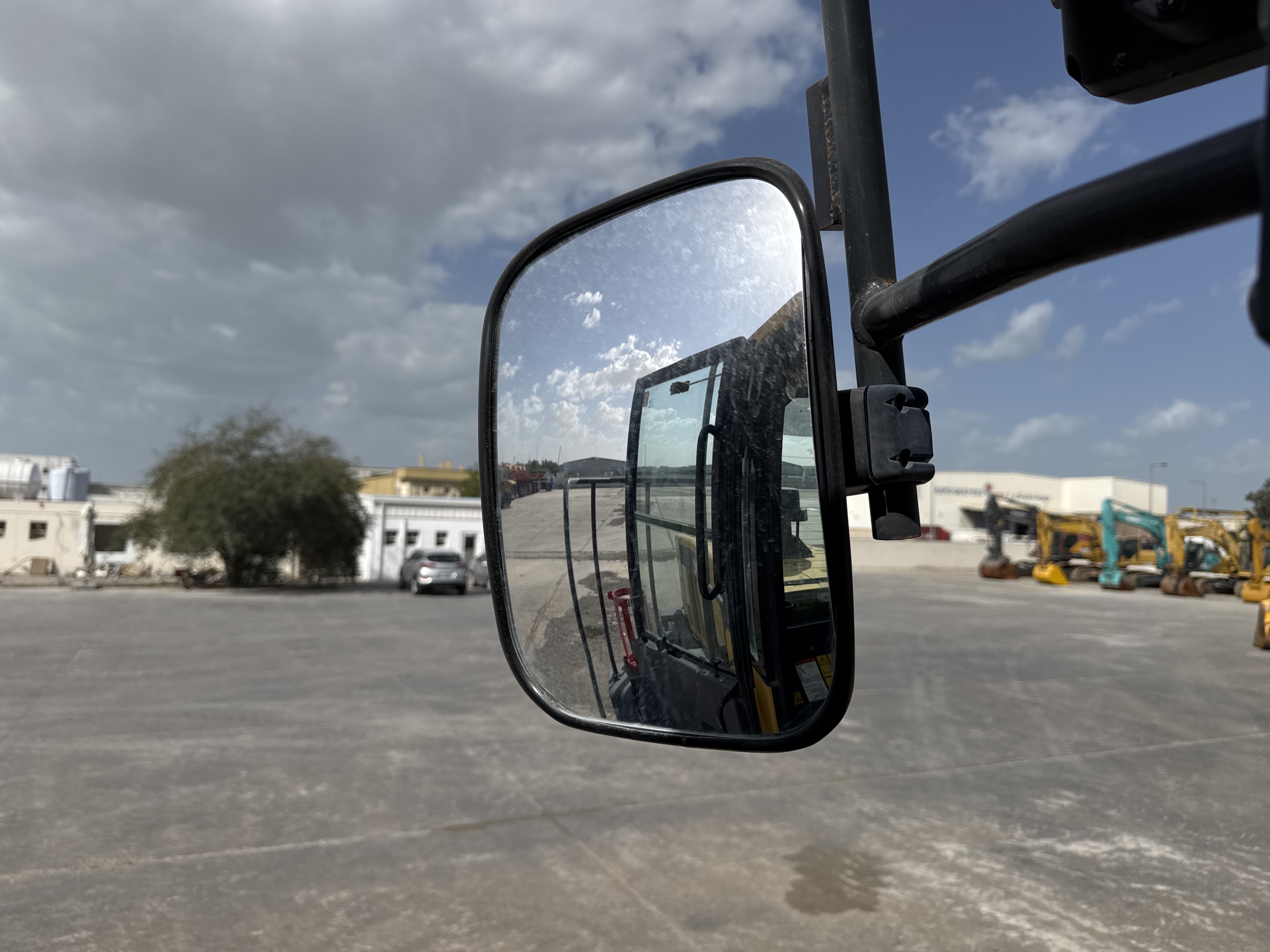 WHL-005-Komatsu-WA470-6-Wheel-loaders-inspection-Cabin-Mirrors-2
