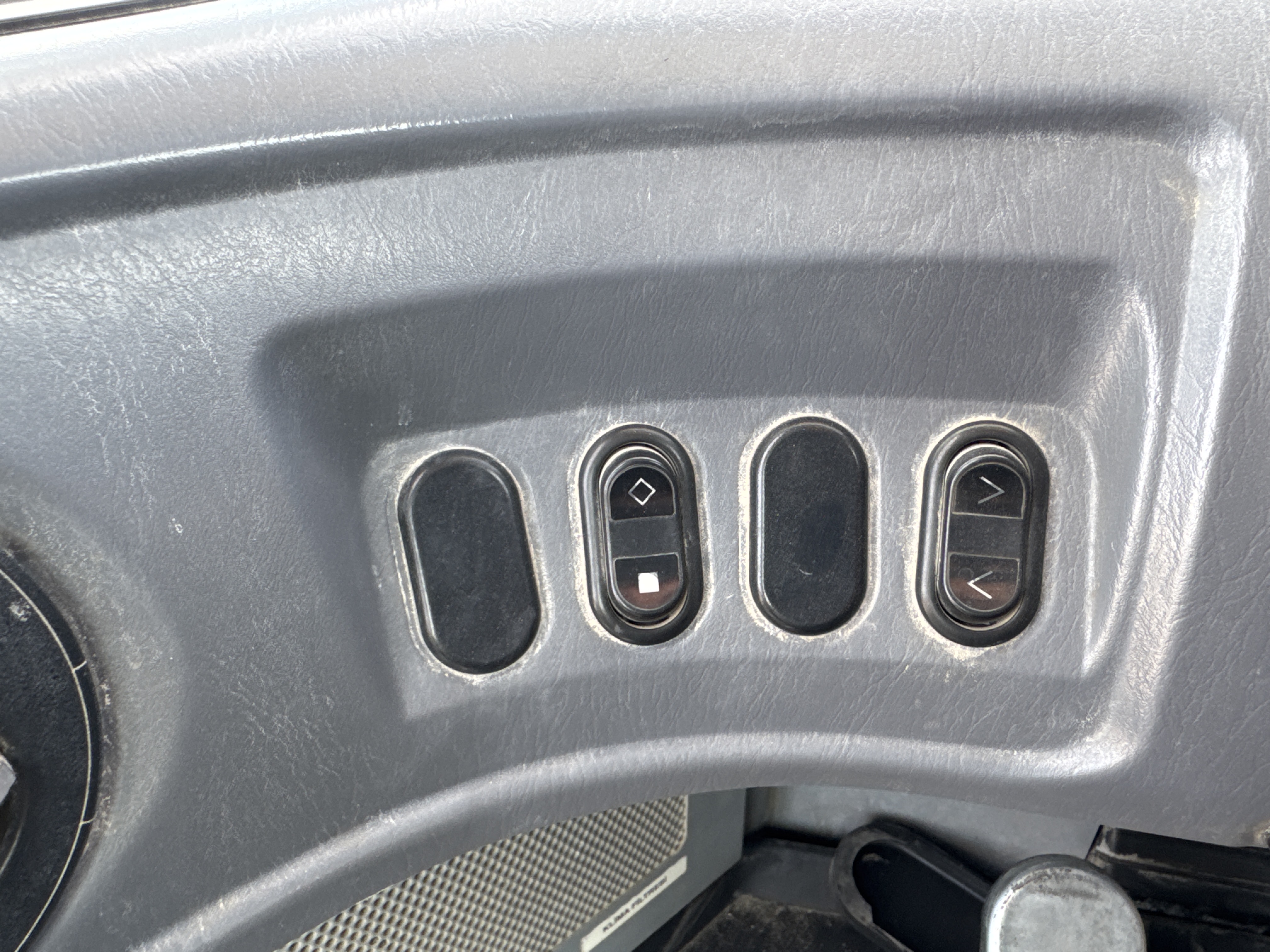 WHL-005-Komatsu-WA470-6-Wheel-loaders-inspection-Cabin-Electronic-instrument-board-2