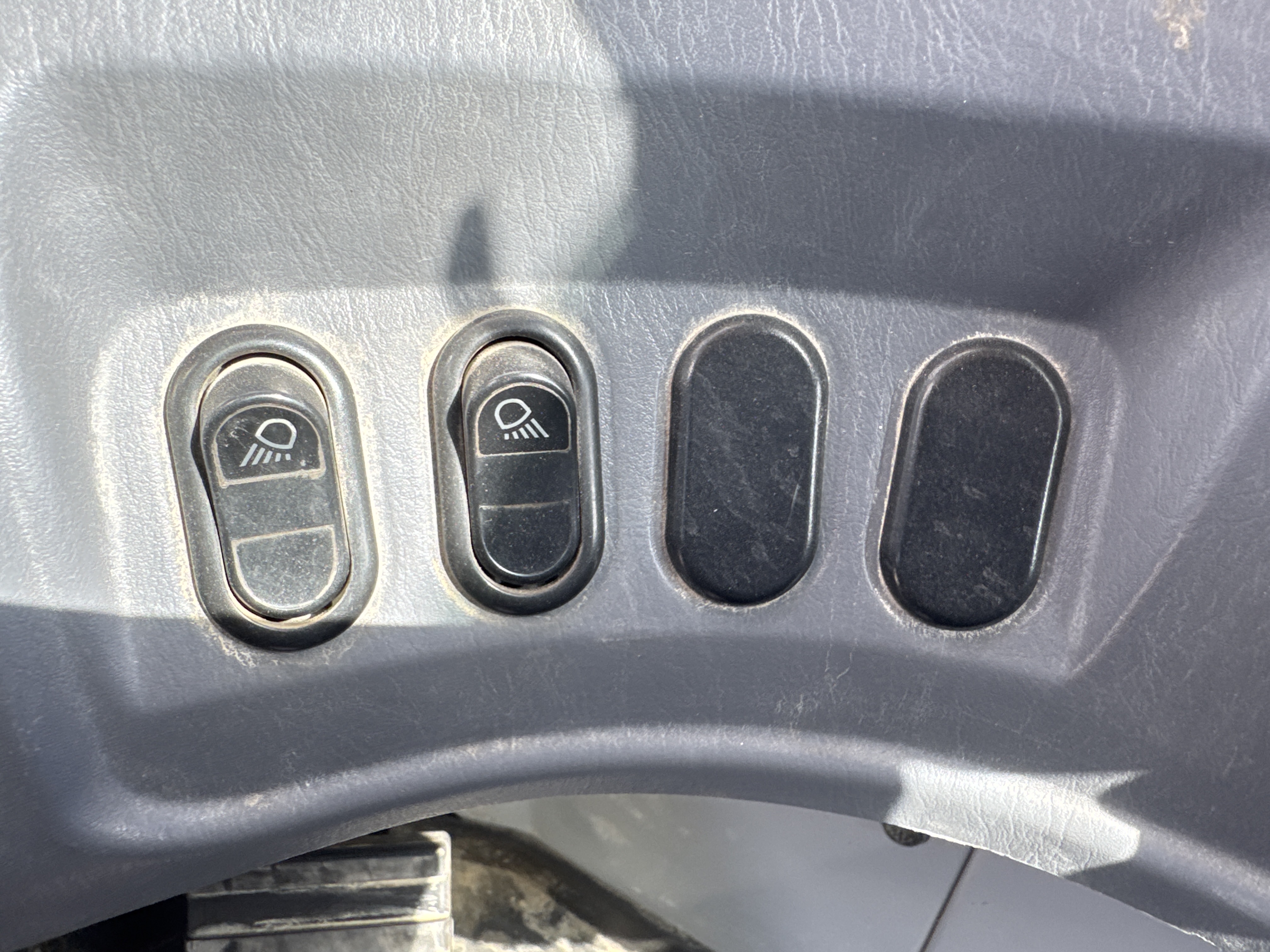 WHL-005-Komatsu-WA470-6-Wheel-loaders-inspection-Cabin-Electronic-instrument-board-2