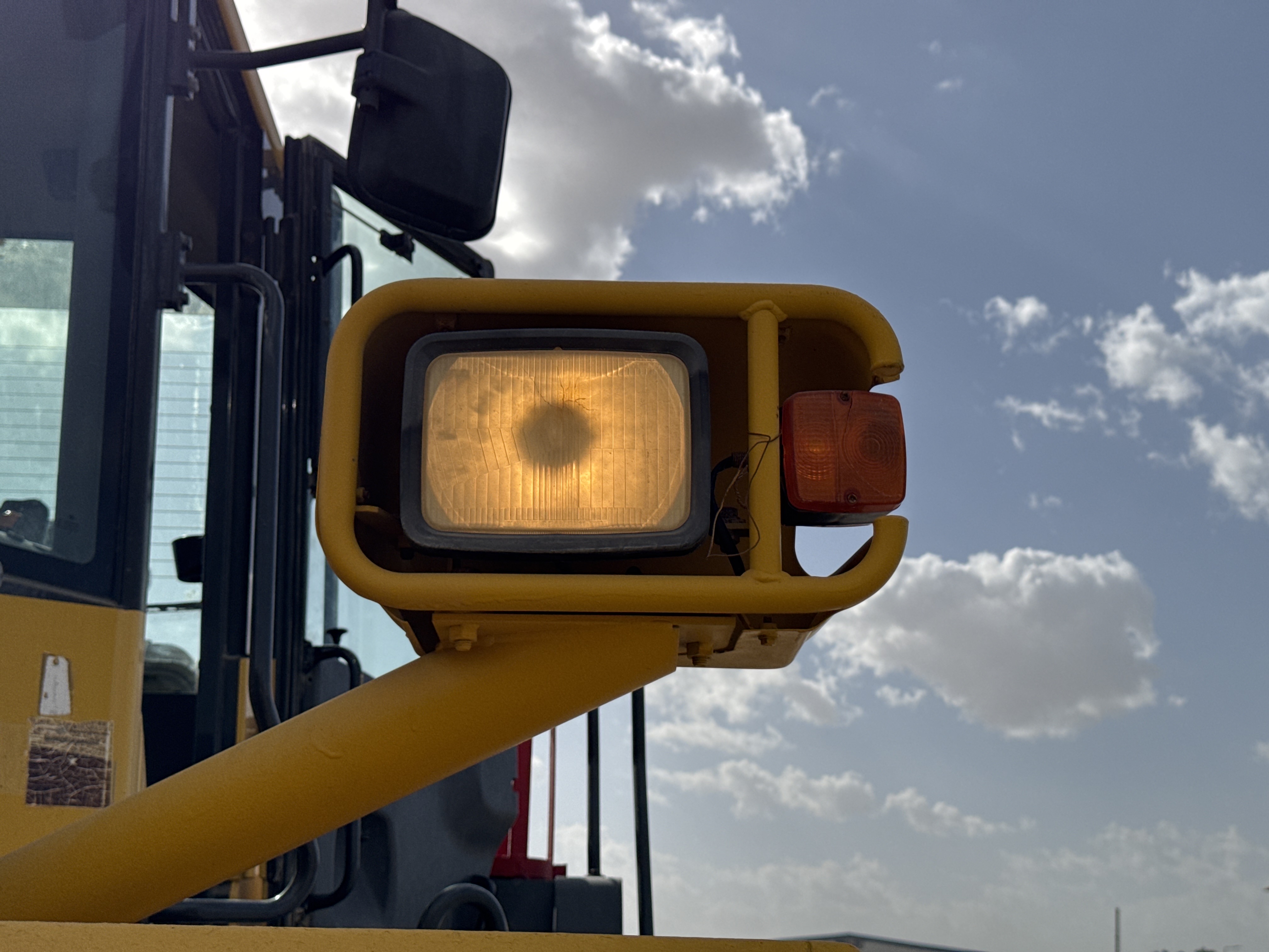 WHL-005-Komatsu-WA470-6-Wheel-loaders-inspection-Electronic-Lights-and-signals-2
