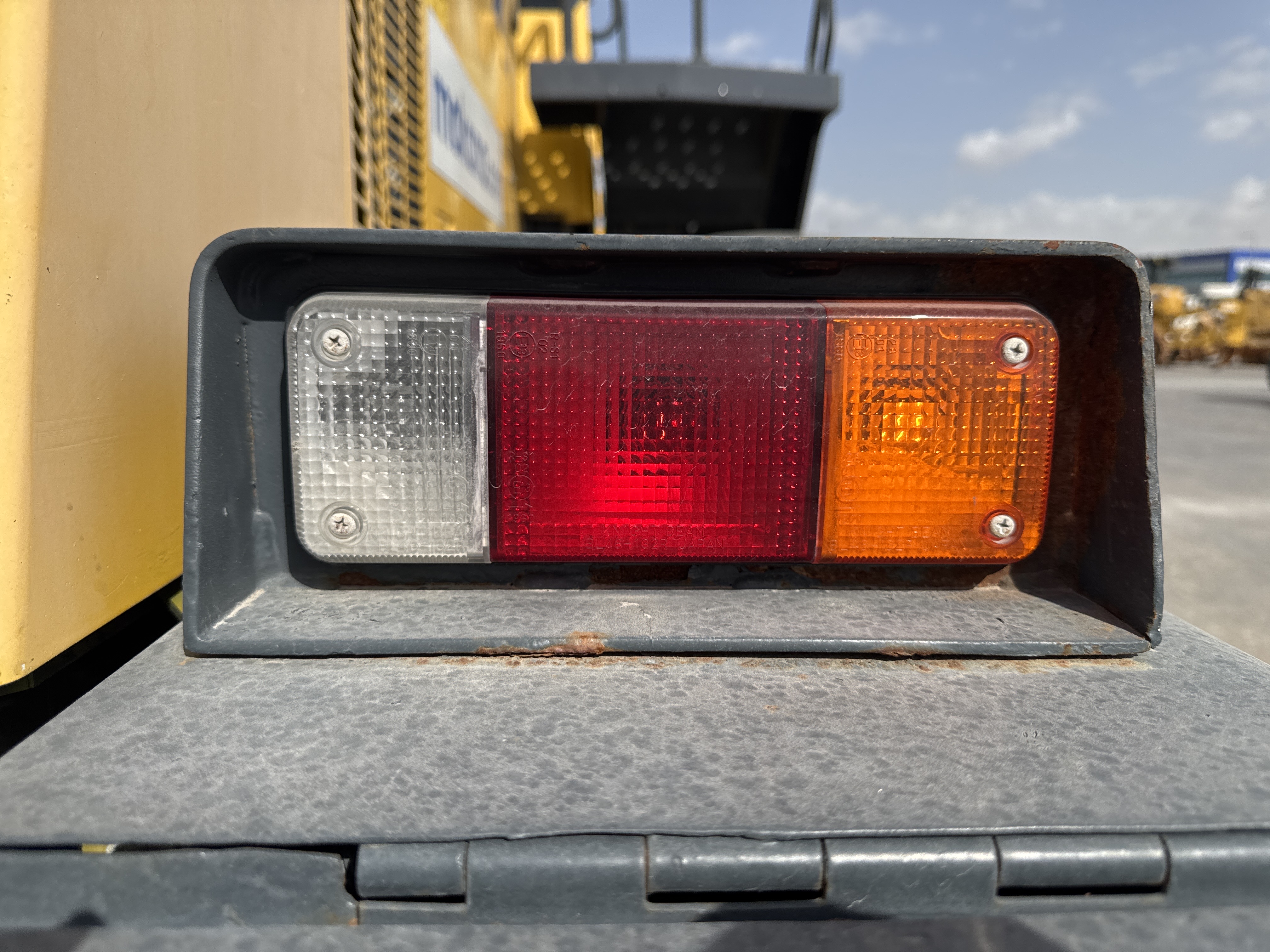 WHL-005-Komatsu-WA470-6-Wheel-loaders-inspection-Electronic-Lights-and-signals-2
