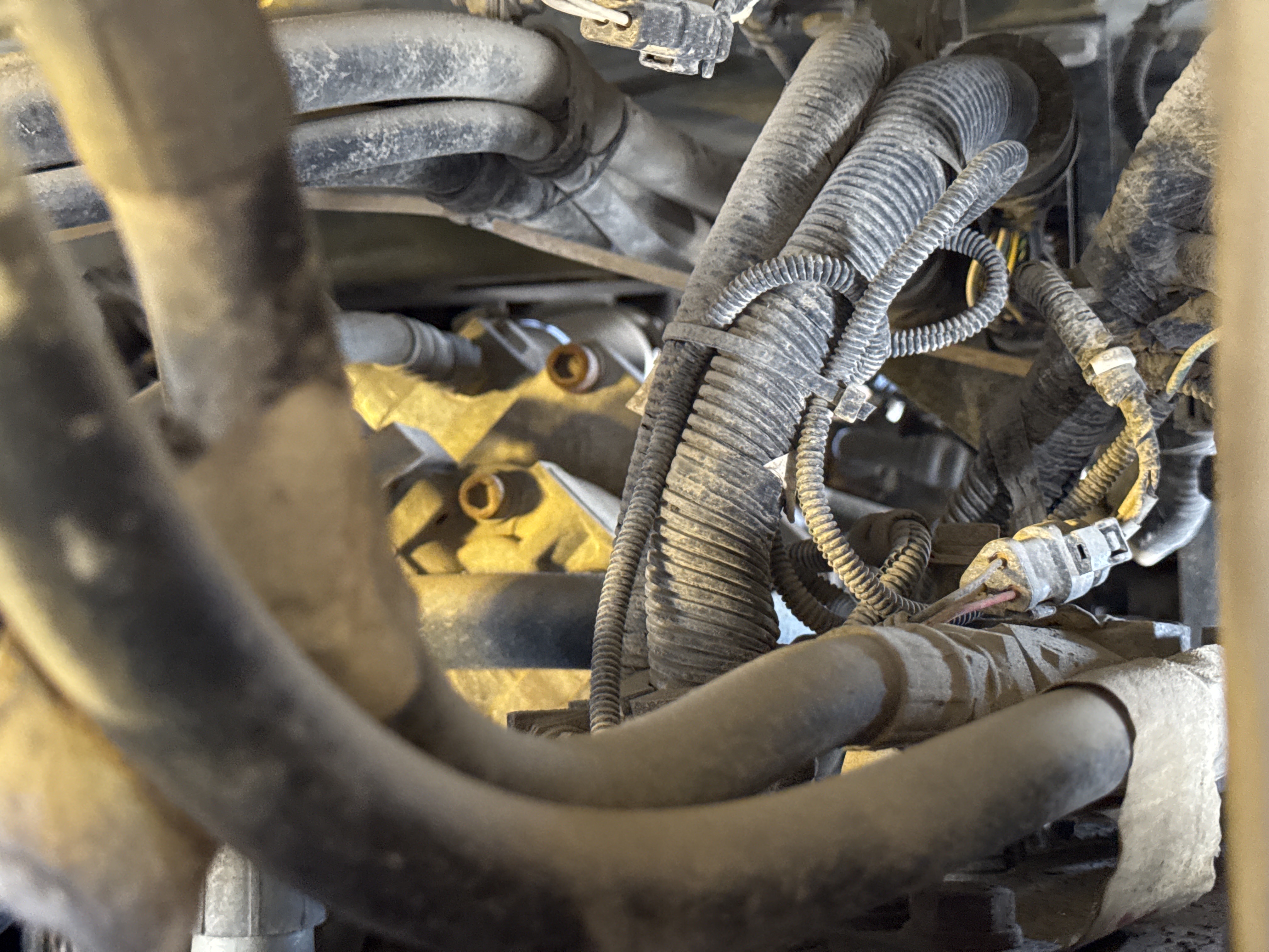 WHL-005-Komatsu-WA470-6-Wheel-loaders-inspection-Hydraulics-Wiring-harness-2