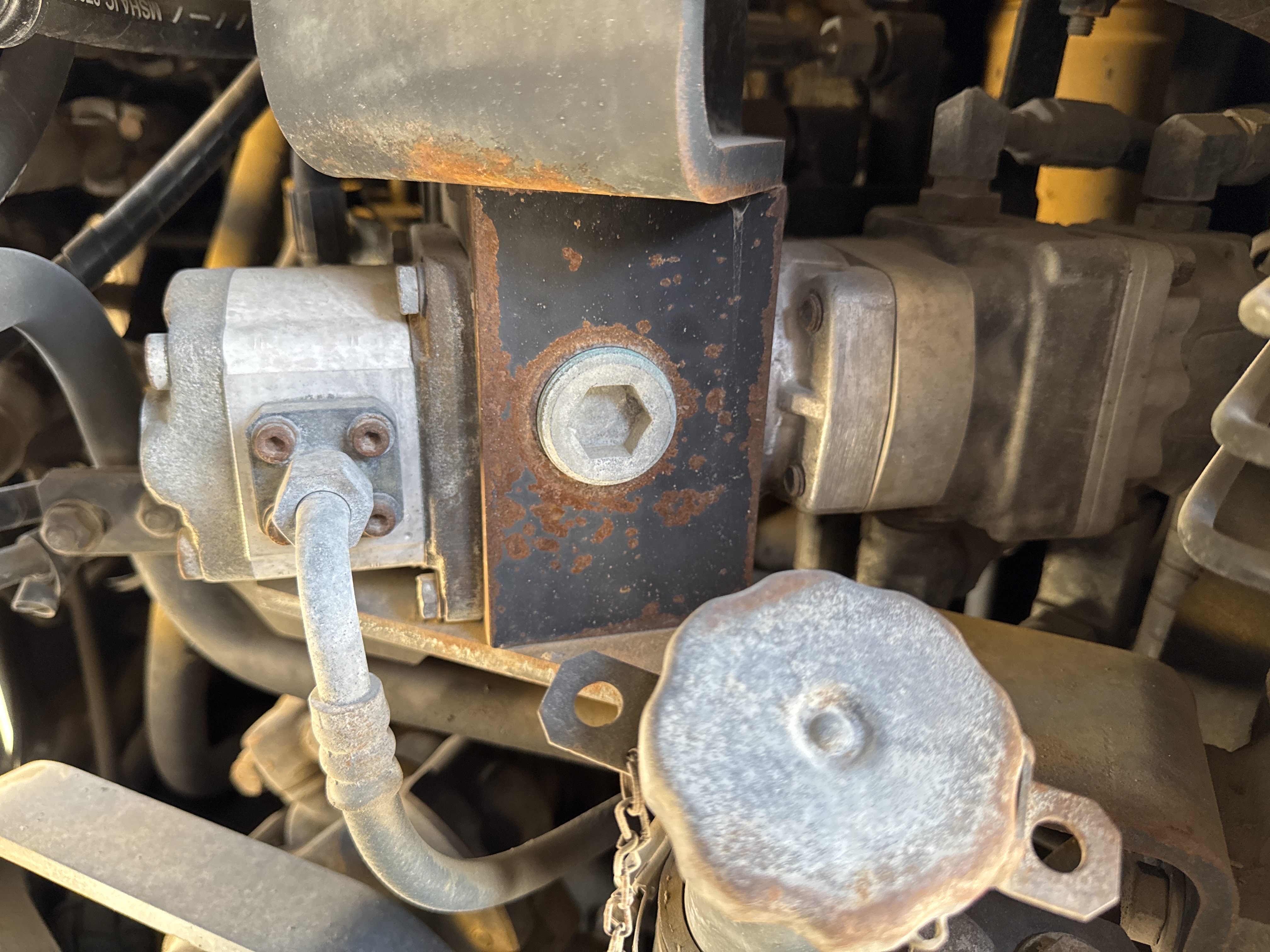 WHL-005-Komatsu-WA470-6-Wheel-loaders-inspection-Hydraulics-Hydraulic-pump-2