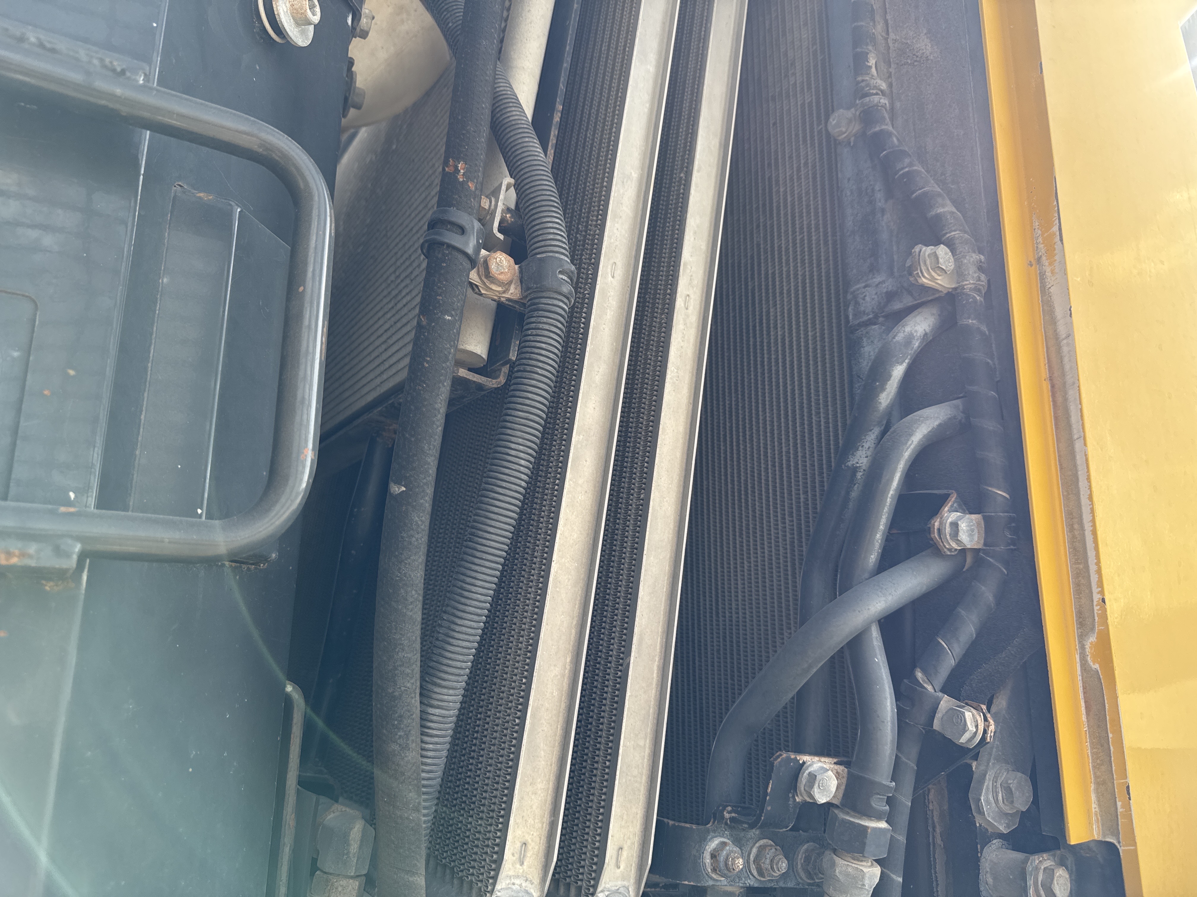 WHL-005-Komatsu-WA470-6-Wheel-loaders-inspection-Engine-Radiator,-condenser,-intercooler,-hydraulic-cooler-2
