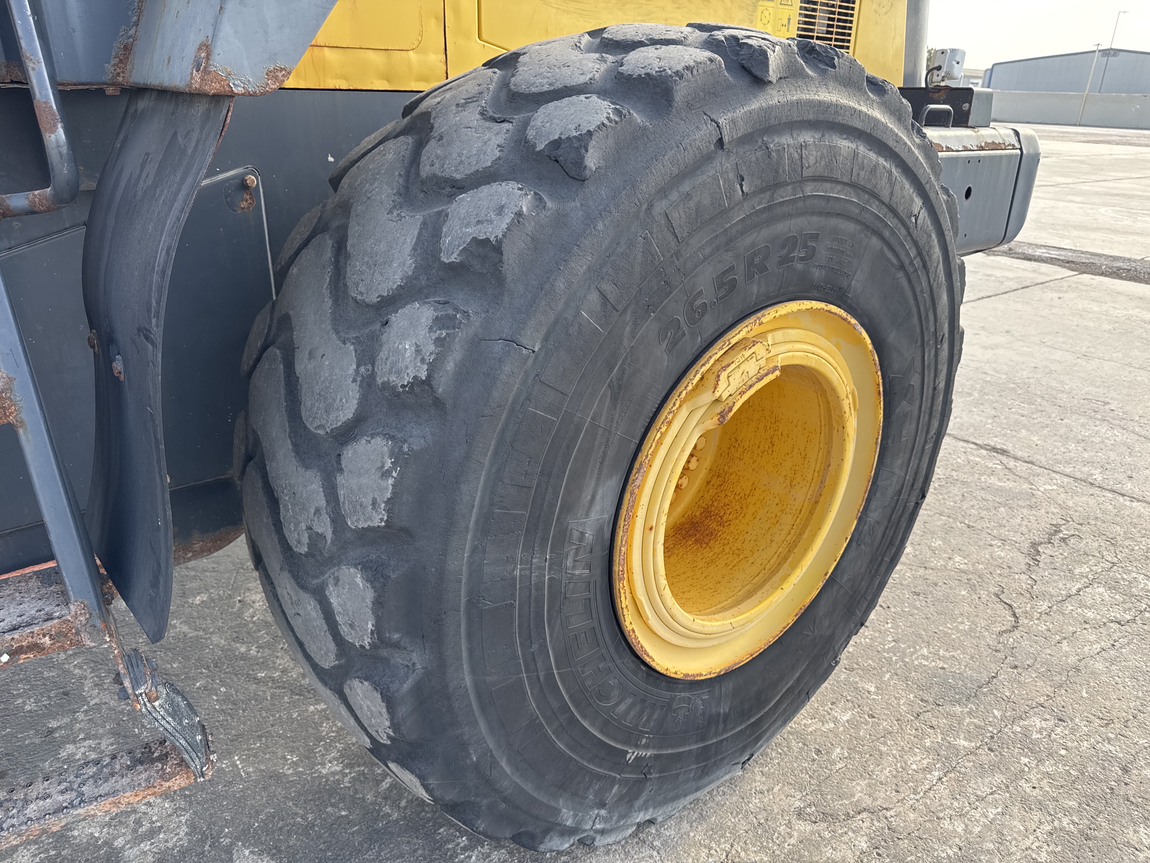 WHL-006-كوماتسو-WA470-5-لوادر-بعجلات-فحص-الهيكل-الإطار-الخلفي-الأيسر-/-محور-العجلة---الحالة-2