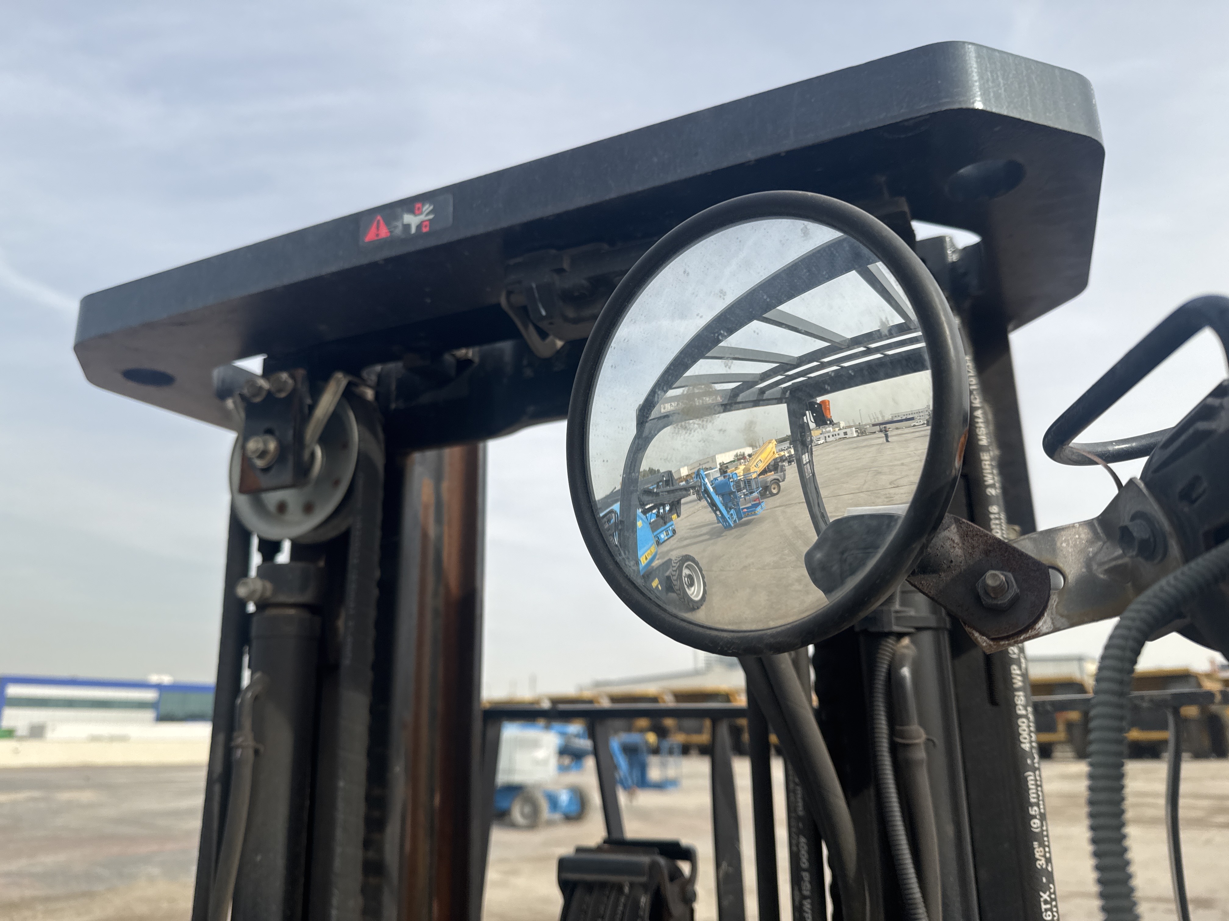 FLM-005-Toyota-8FDU25-Forklifts-inspection-Cabin-Mirrors-2