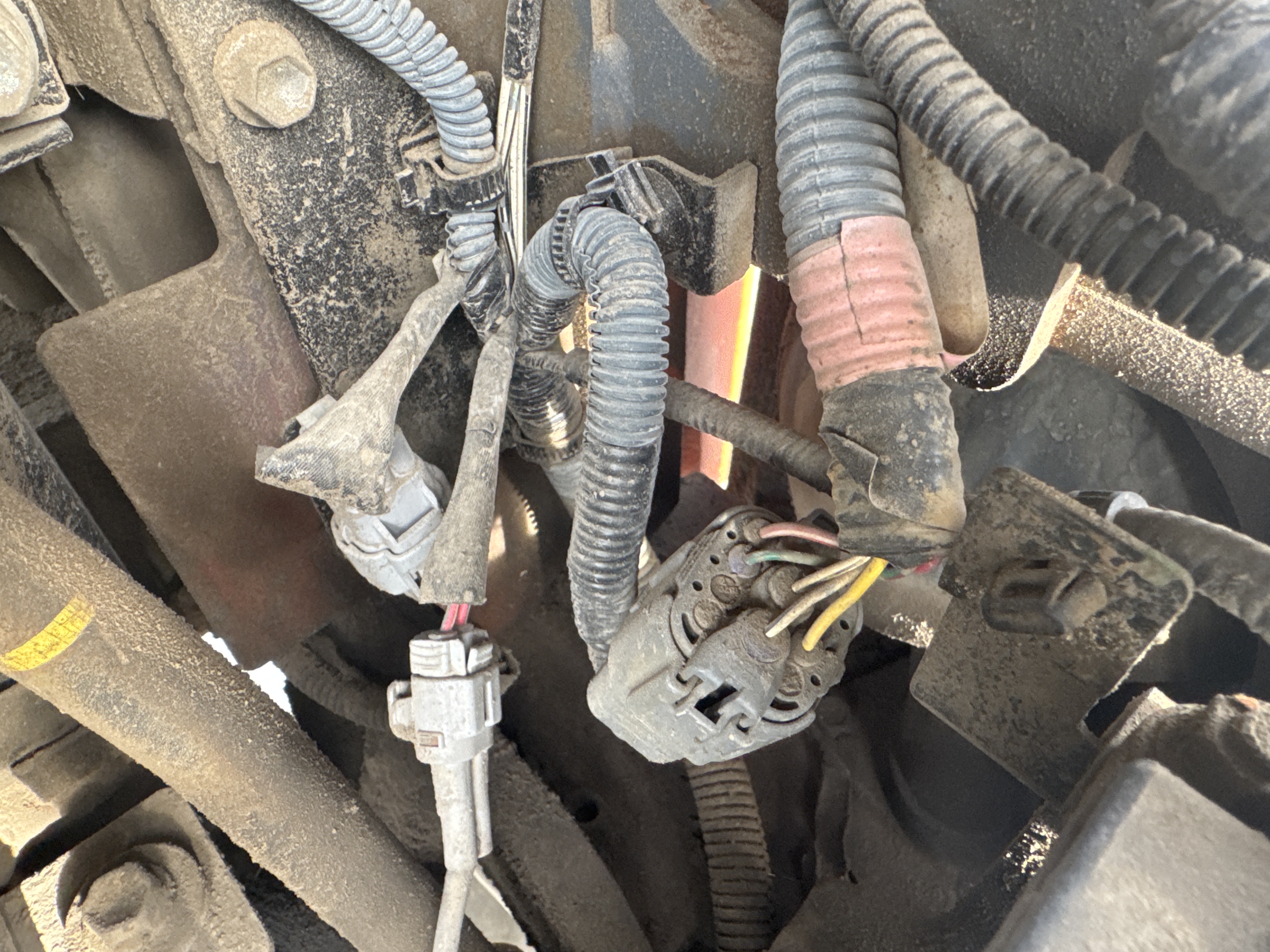 FLM-005-Toyota-8FDU25-Forklifts-inspection-Electronics-Main-harness-3