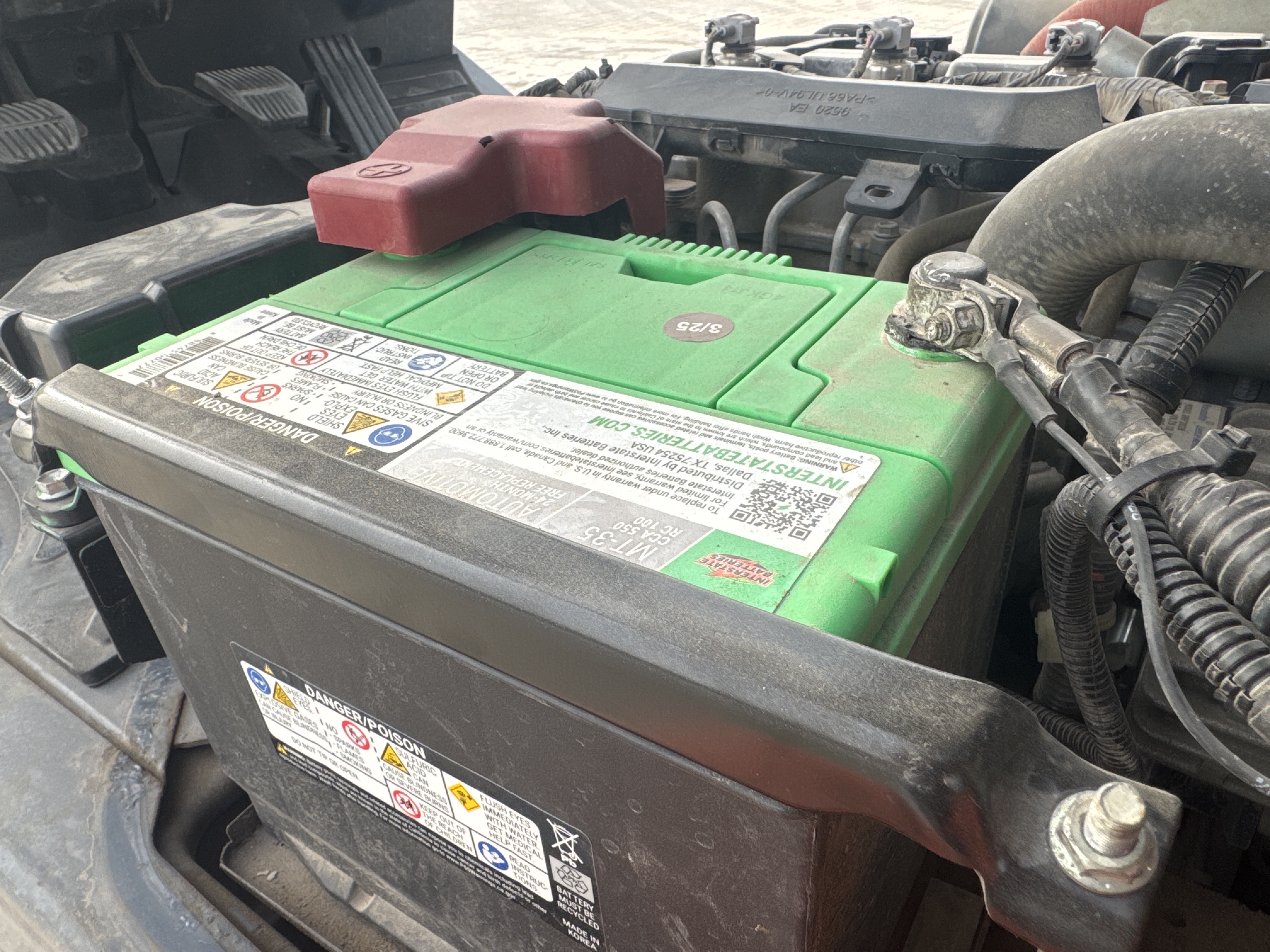 FLM-005-Toyota-8FDU25-Forklifts-inspection-Electronics-Battery-2