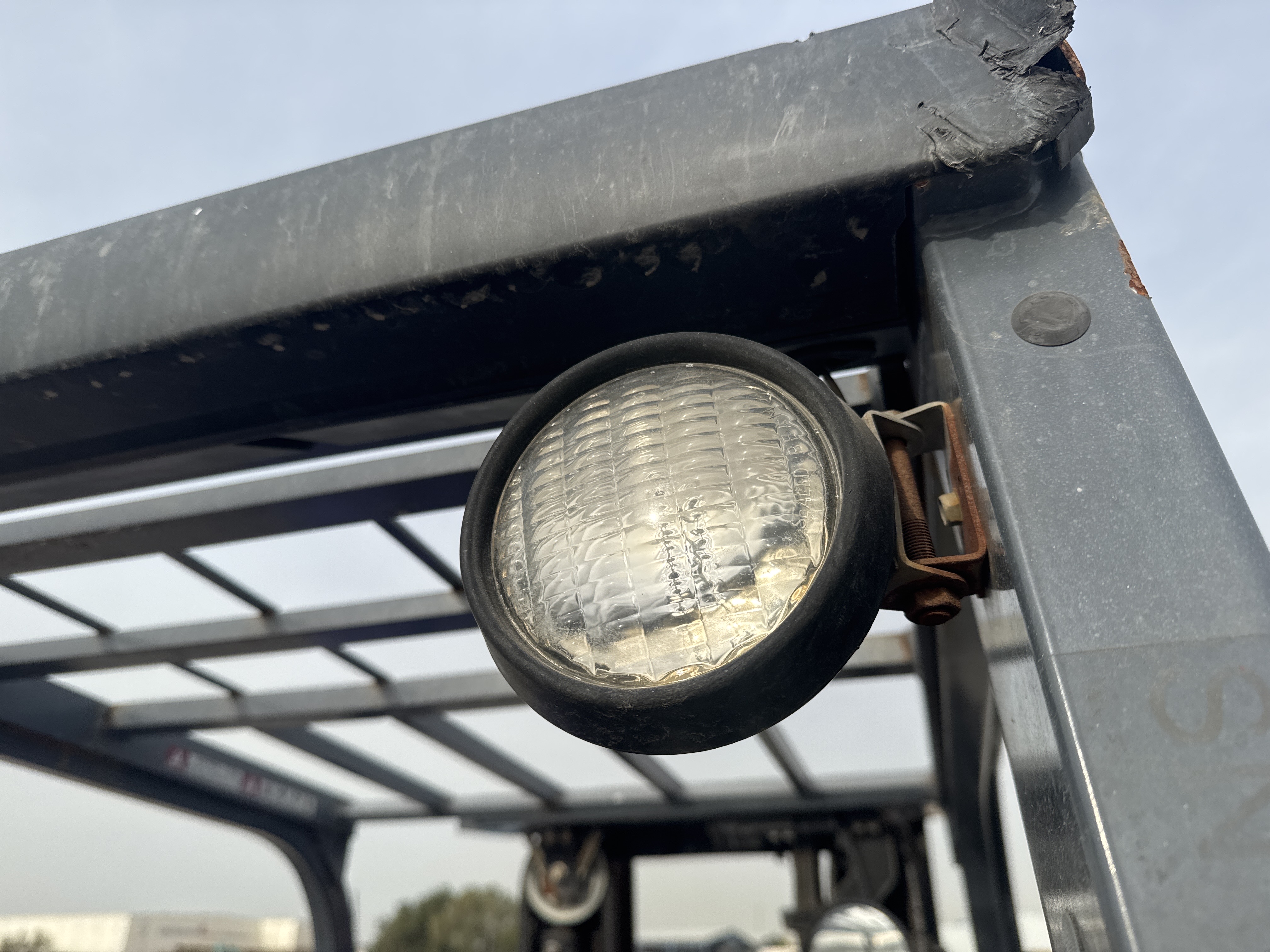 FLM-005-Toyota-8FDU25-Forklifts-inspection-Electronics-Lights-and-signals-2