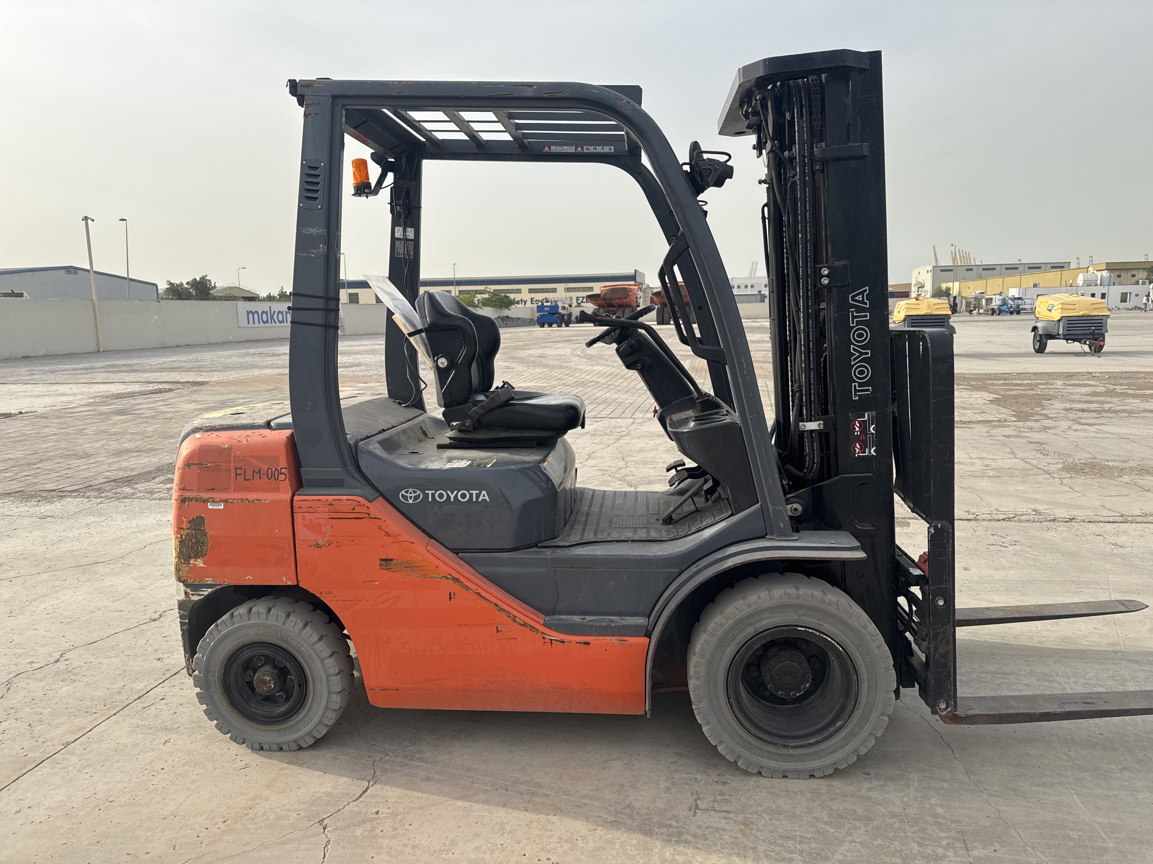 FLM-005-Toyota-8FDU25-Forklifts-inspection-Structure-Paint-2