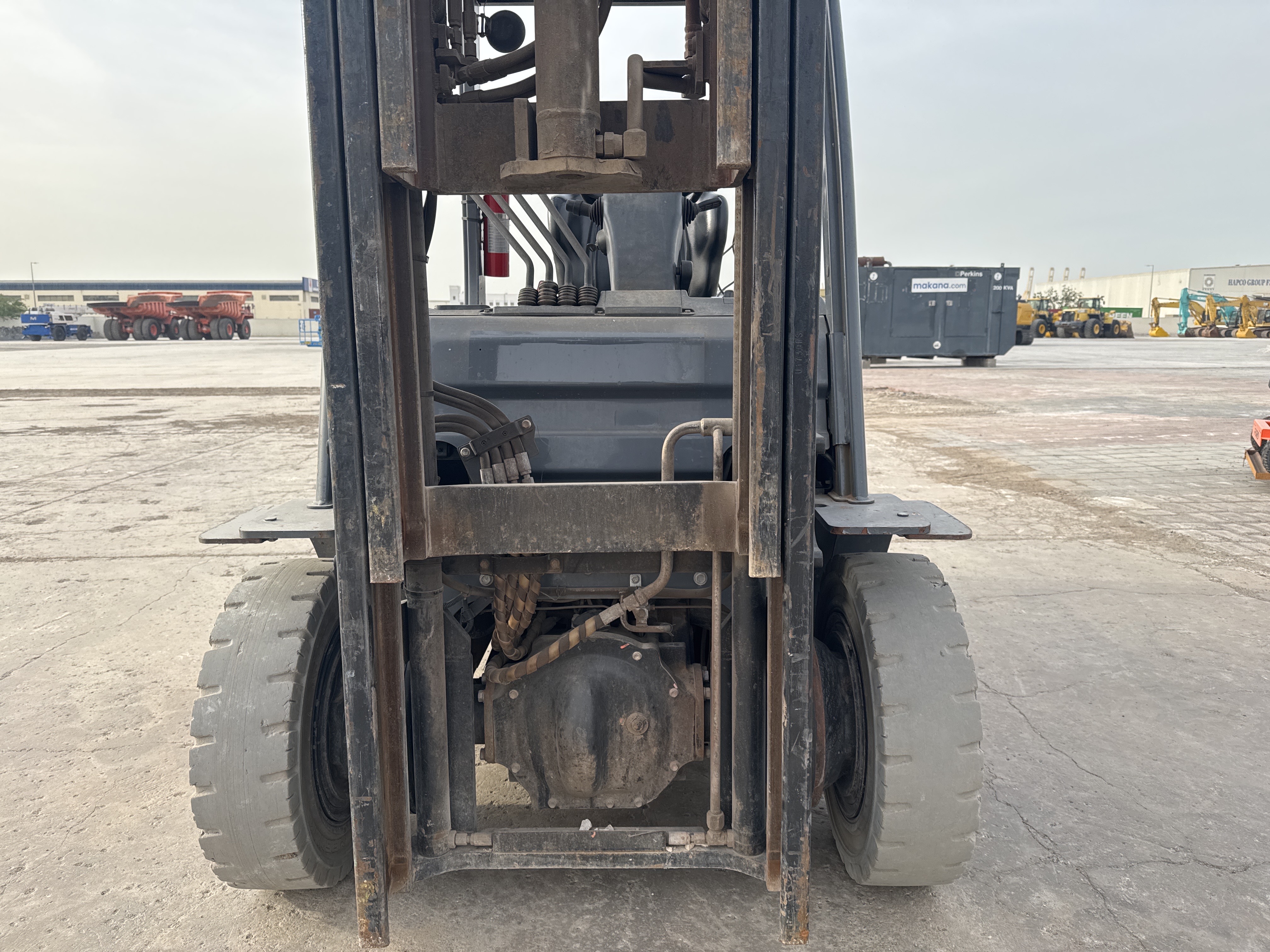FLM-005-Toyota-8FDU25-Forklifts-inspection-Chassis-Mast-5
