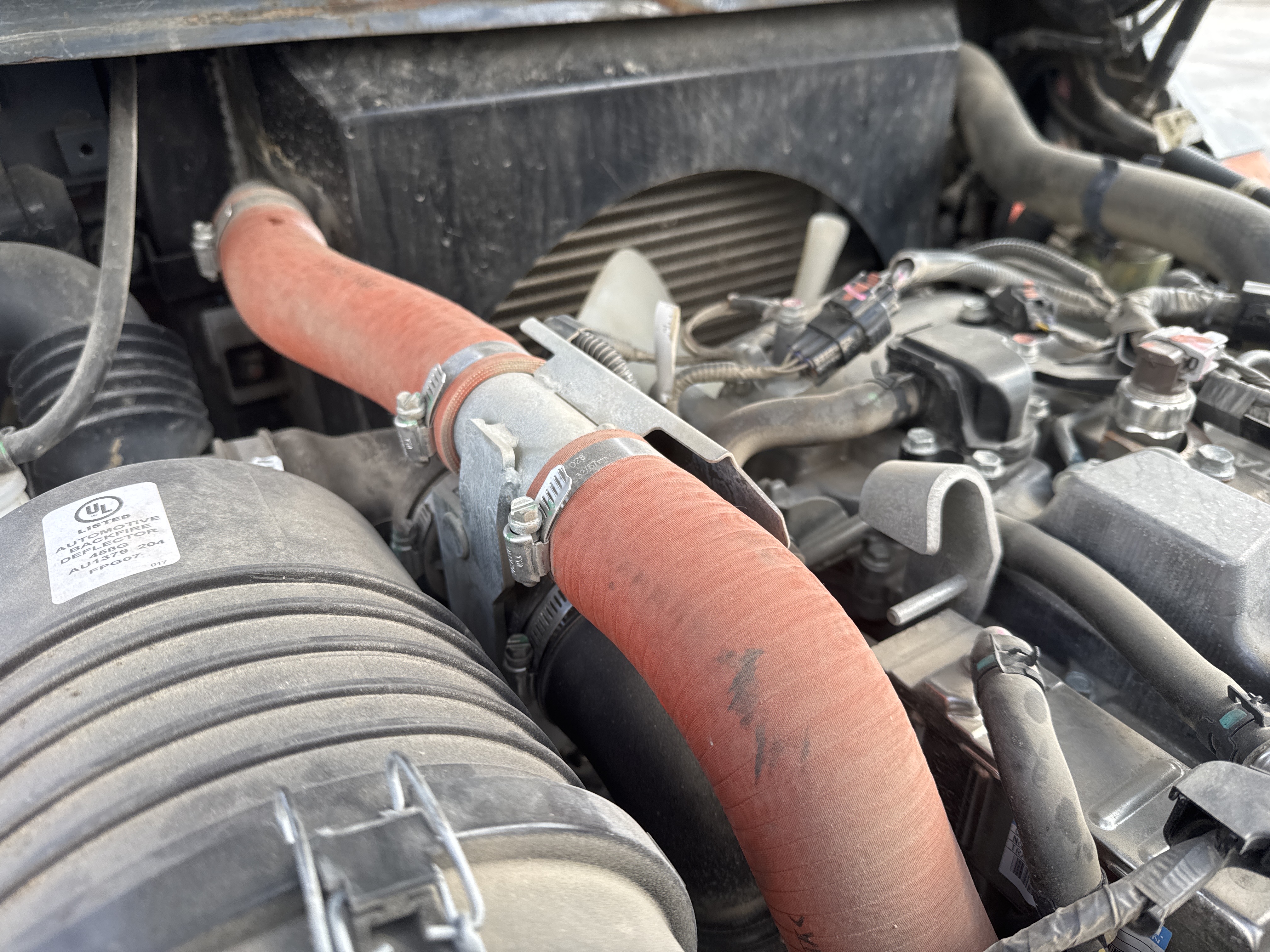 FLM-005-Toyota-8FDU25-Forklifts-inspection-Engine-Hoses-2