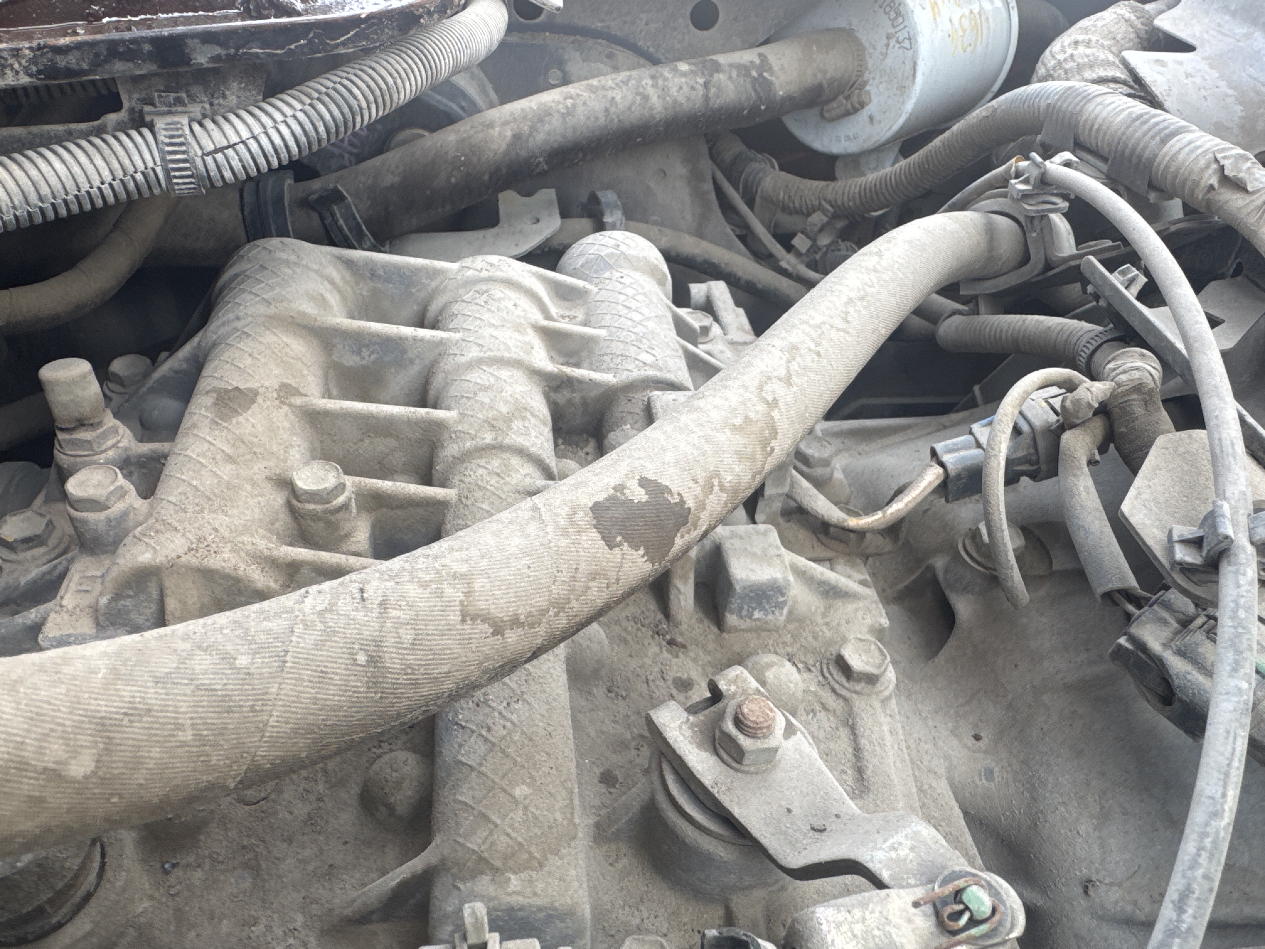 FLM-005-Toyota-8FDU25-Forklifts-inspection-Hydraulics-Hydraulic-hoses-and-lines-2