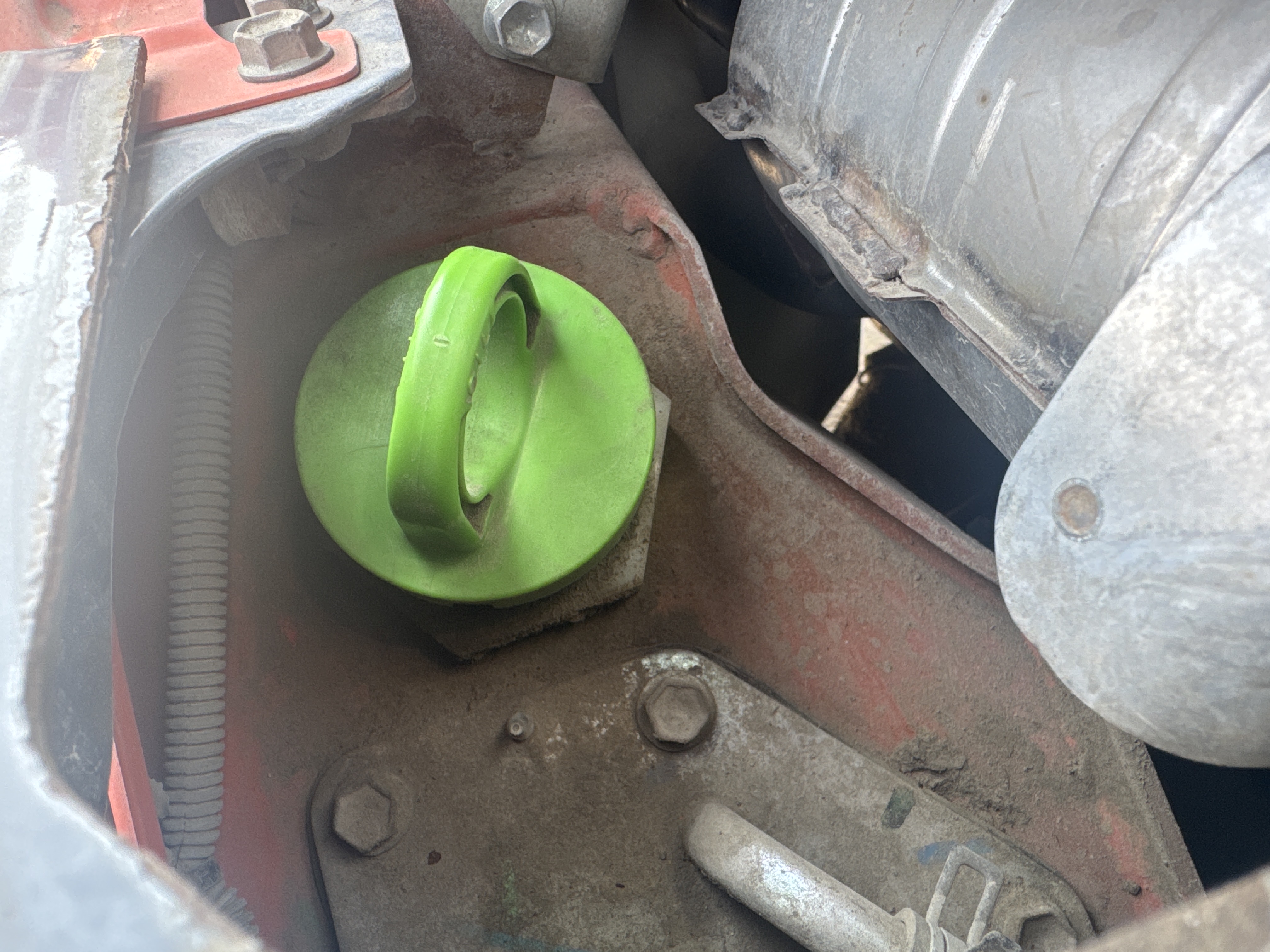 FLM-005-Toyota-8FDU25-Forklifts-inspection-Hydraulics-Hydraulic-Tank-2