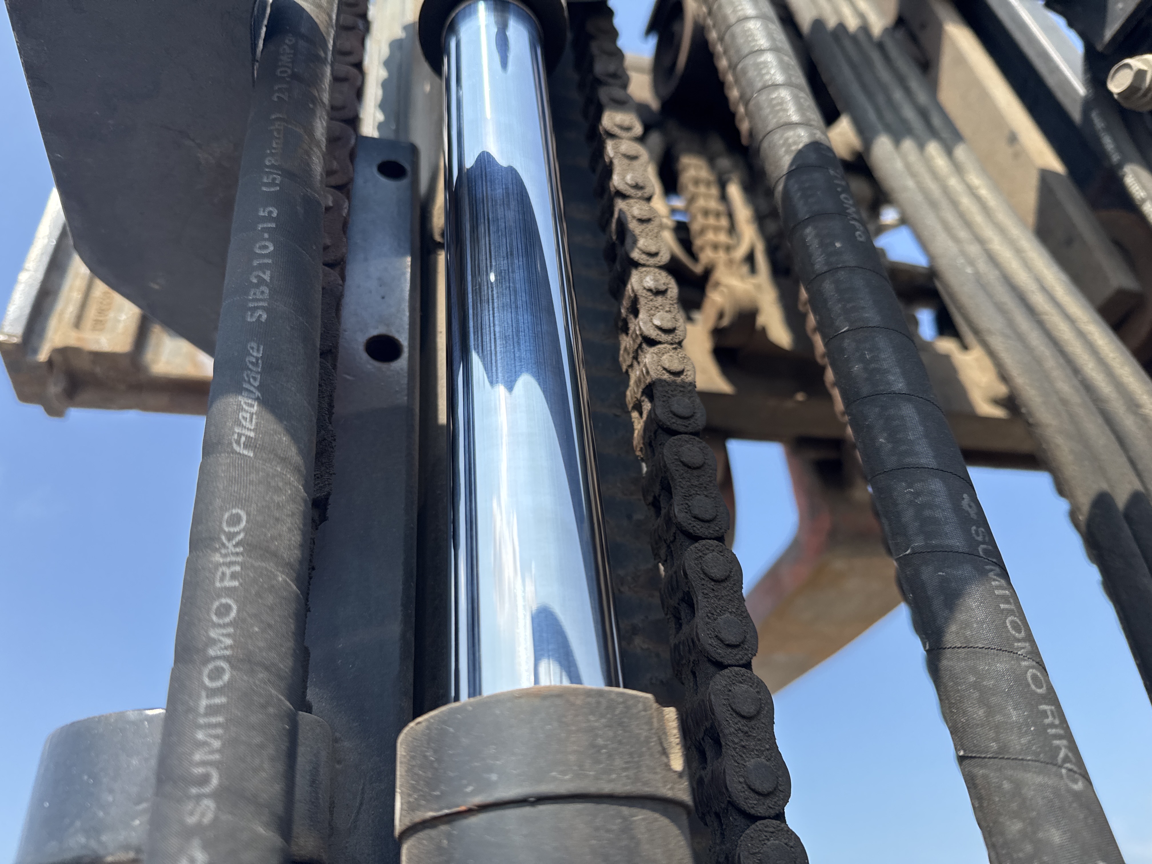 FLM-005-Toyota-8FDU25-Forklifts-inspection-Hydraulics-Lift-cylinders-2