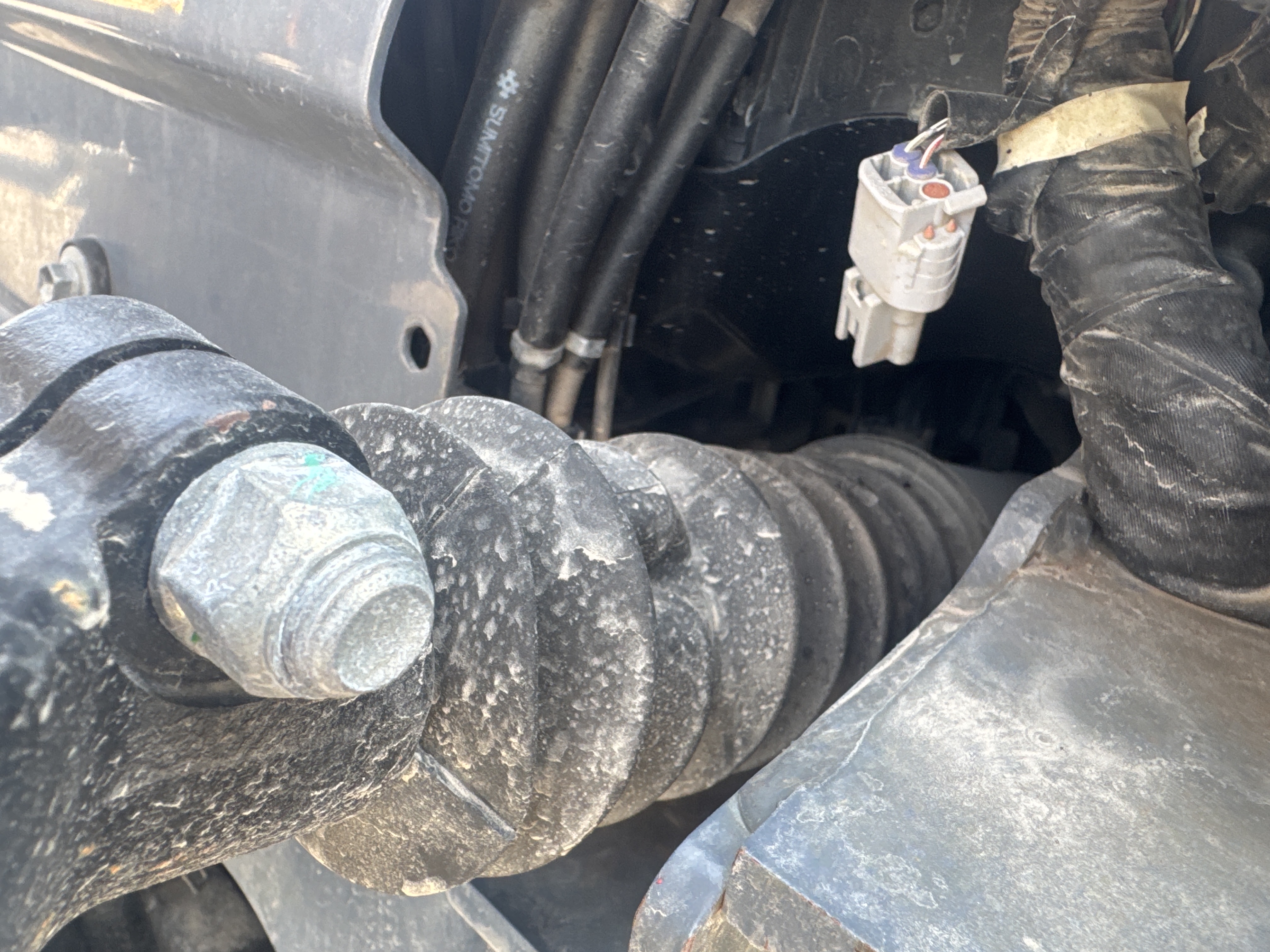 FLM-005-Toyota-8FDU25-Forklifts-inspection-Hydraulics-Tilt-cylinders-2