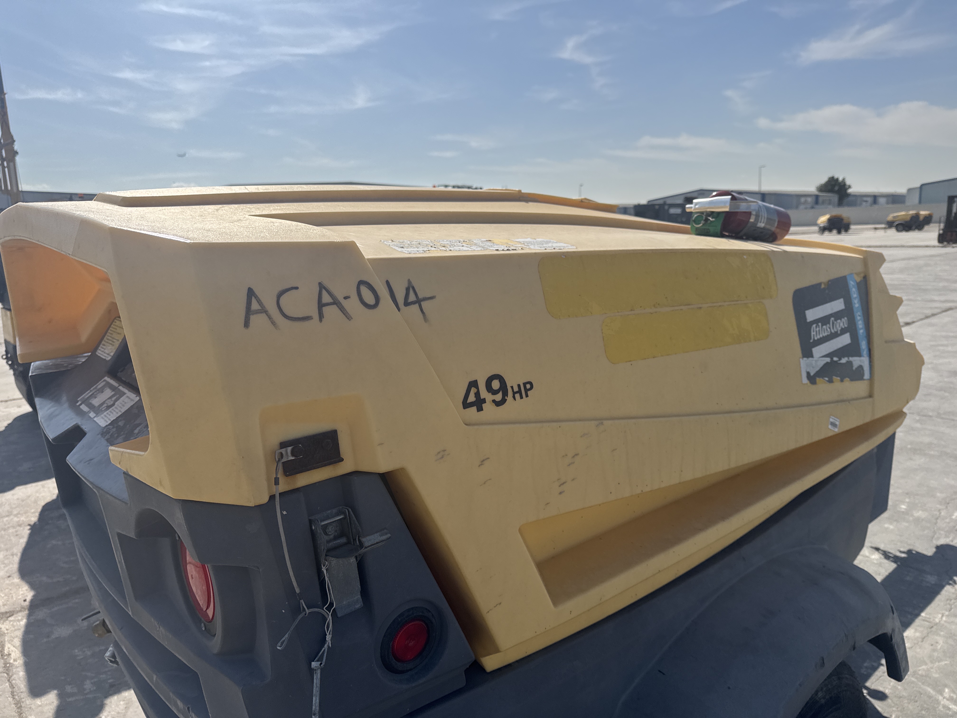 ACA-014-أطلس-كوبكو-XAS-185-T4F-كومبريسرات-هواء-فحص-الهيكل-مظلة-2