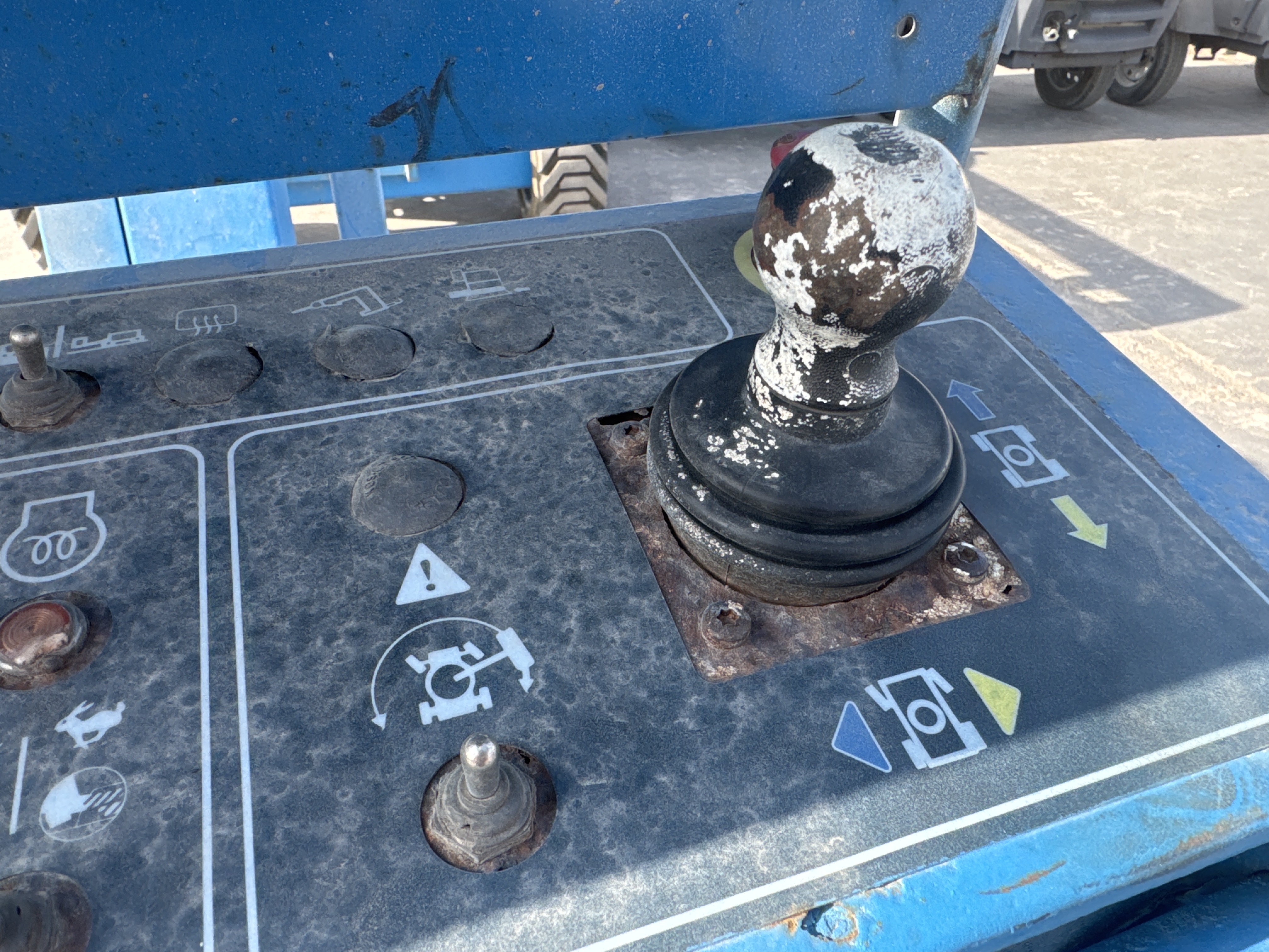 BLA-017-Genie-Z-45/25J-RT-Boom-lifts-inspection-Cabin-Joysticks-2