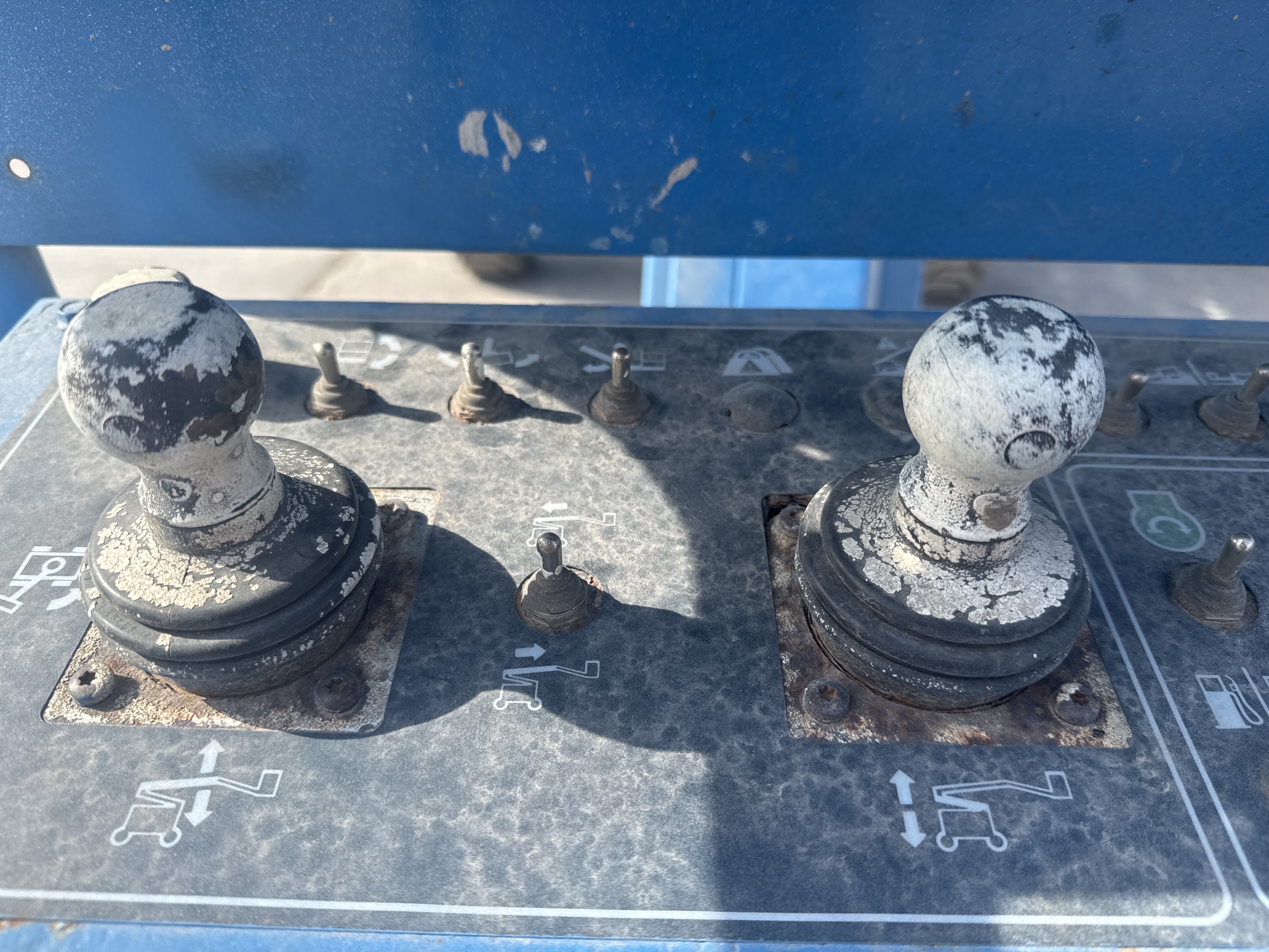 BLA-017-Genie-Z-45/25J-RT-Boom-lifts-inspection-Cabin-Platform-control-2