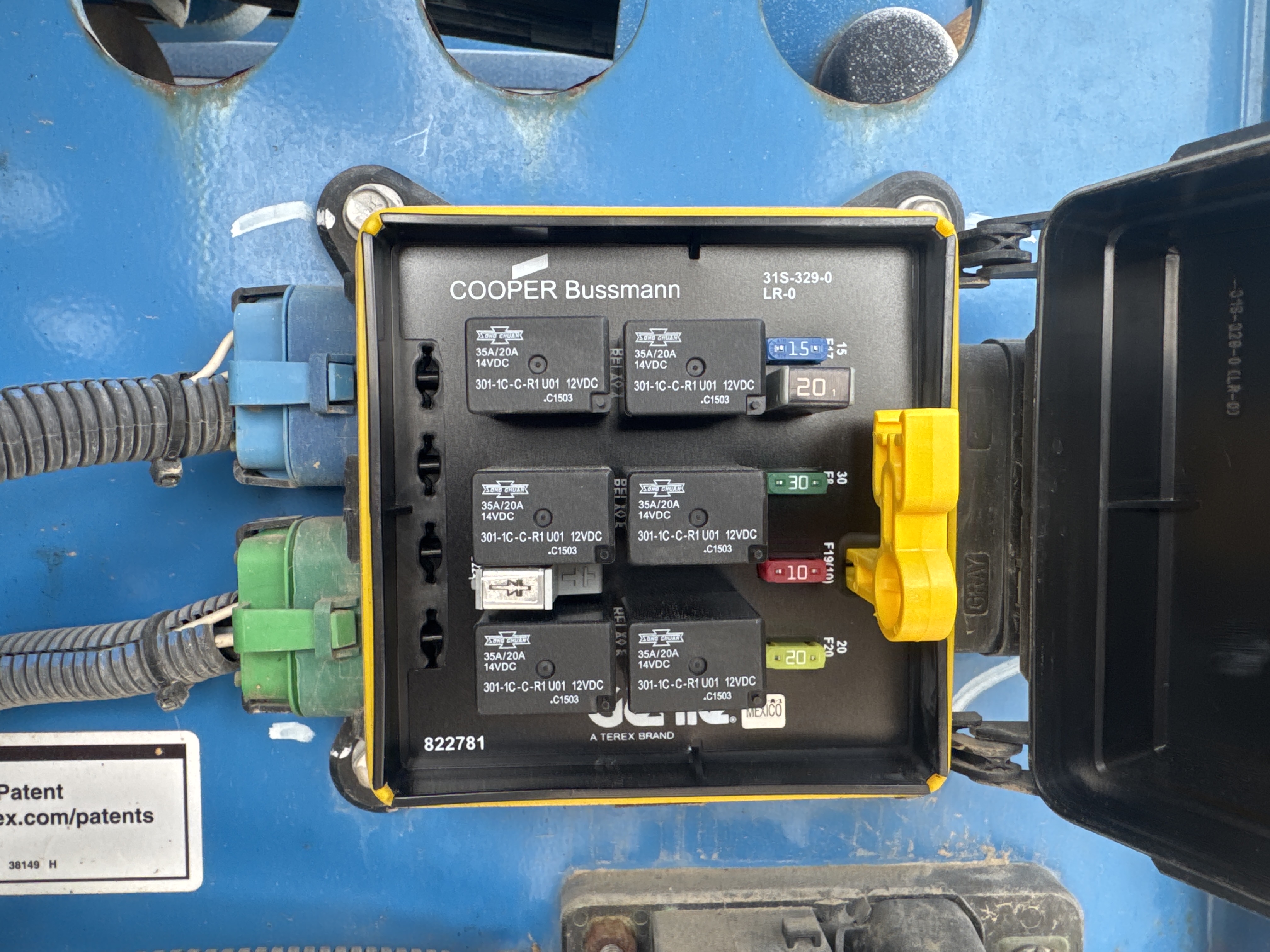 BLA-017-Genie-Z-45/25J-RT-Boom-lifts-inspection-Electronic-Fuse-box-2