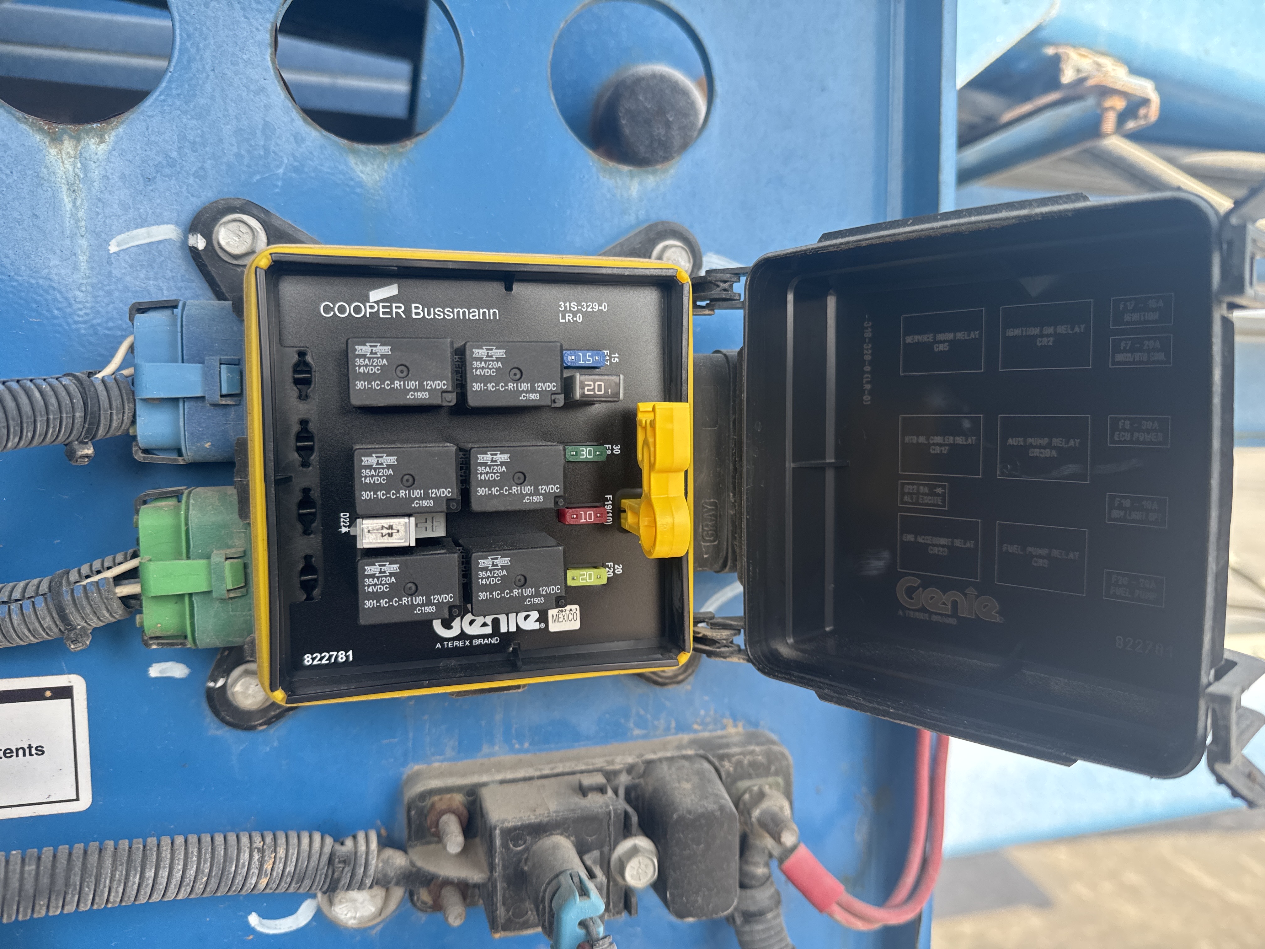 BLA-017-Genie-Z-45/25J-RT-Boom-lifts-inspection-Electronic-Fuse-box-2