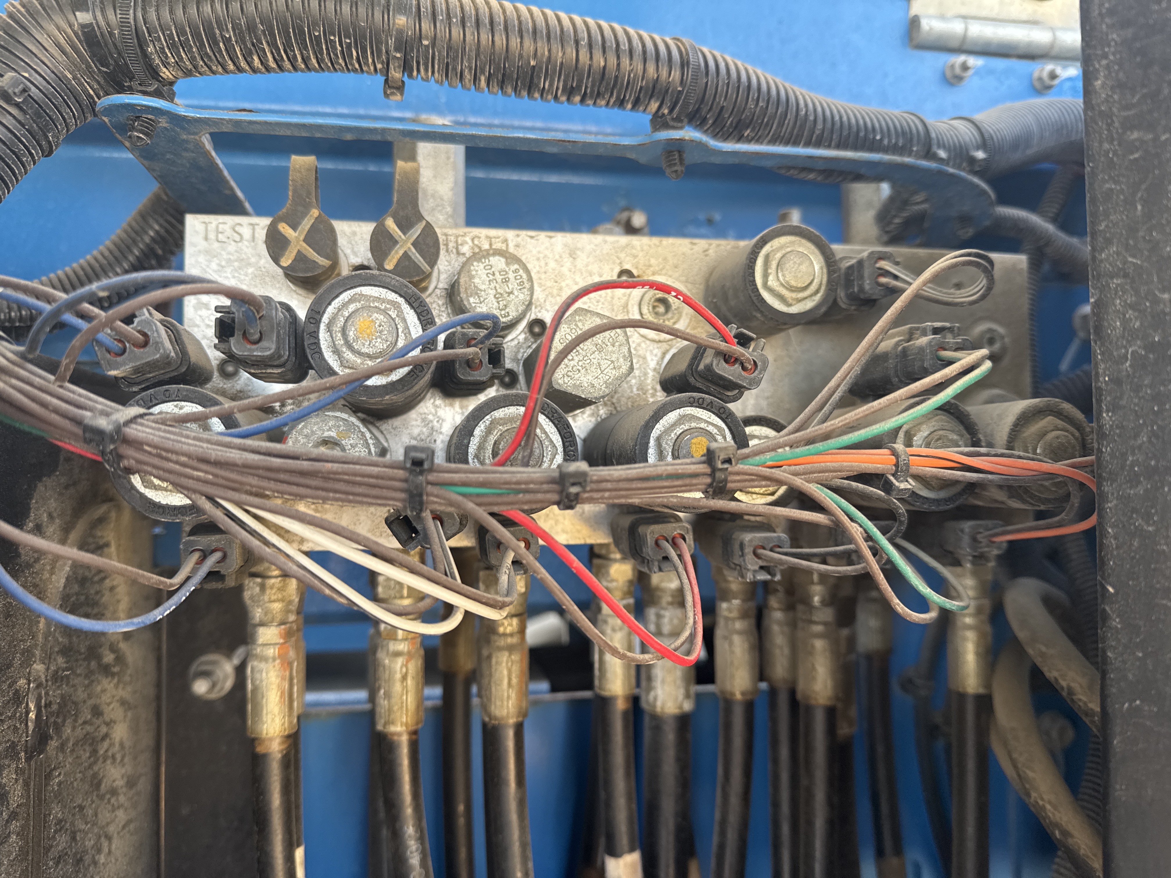 BLA-017-Genie-Z-45/25J-RT-Boom-lifts-inspection-Electronic-Wires-2