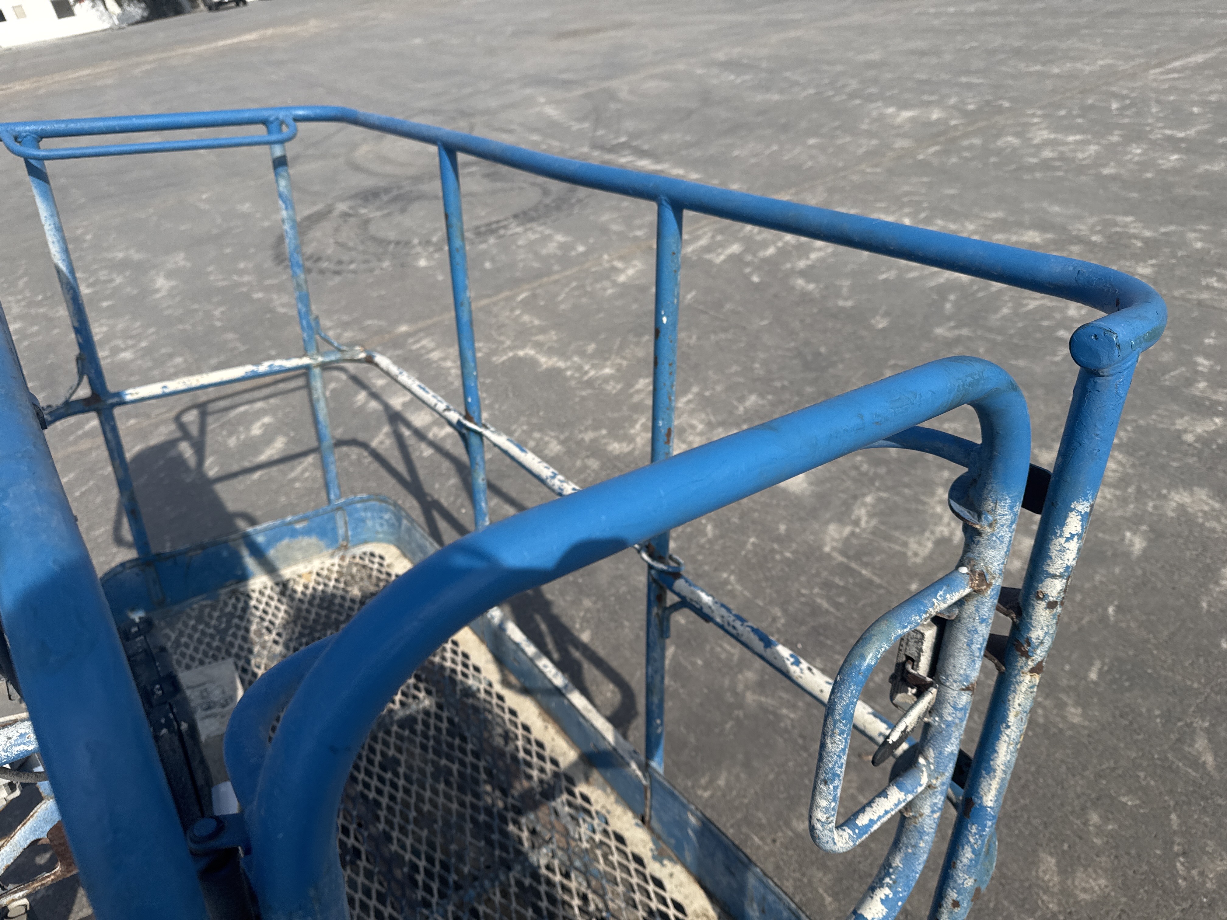BLA-017-Genie-Z-45/25J-RT-Boom-lifts-inspection-Structure-Handrails-2
