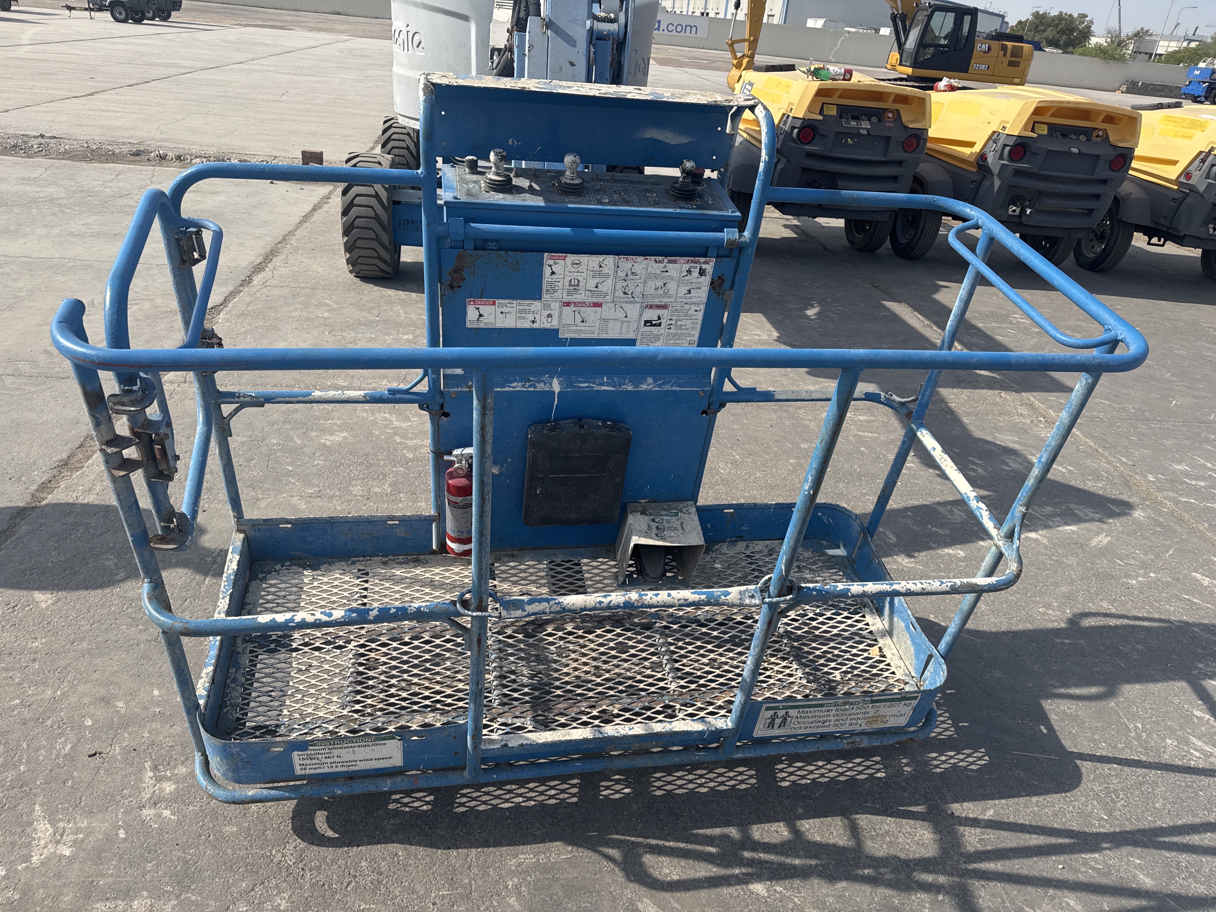 BLA-017-Genie-Z-45/25J-RT-Boom-lifts-inspection-Structure-Handrails-2