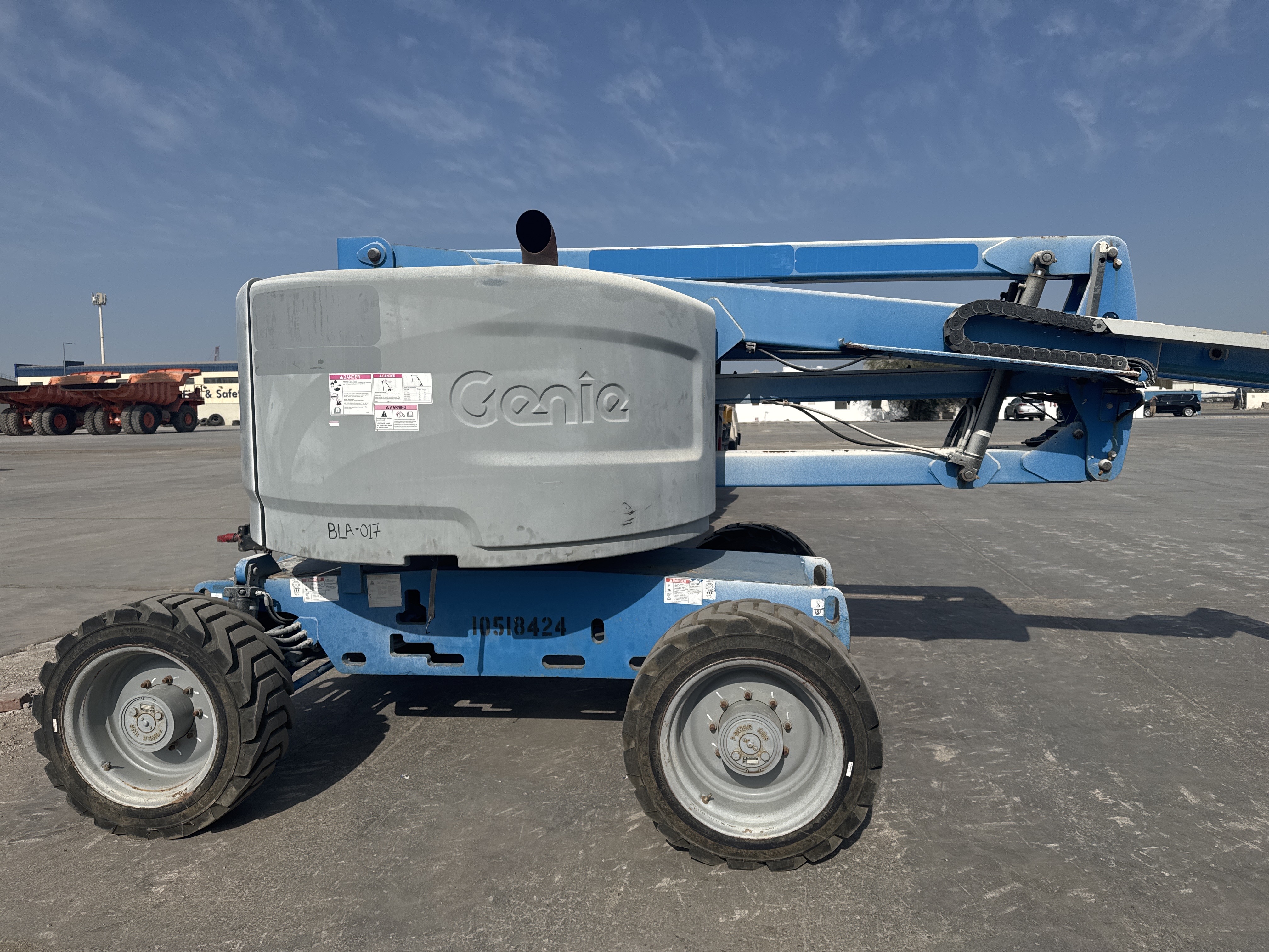 BLA-017-Genie-Z-45/25J-RT-Boom-lifts-inspection-Structure-Paint-2