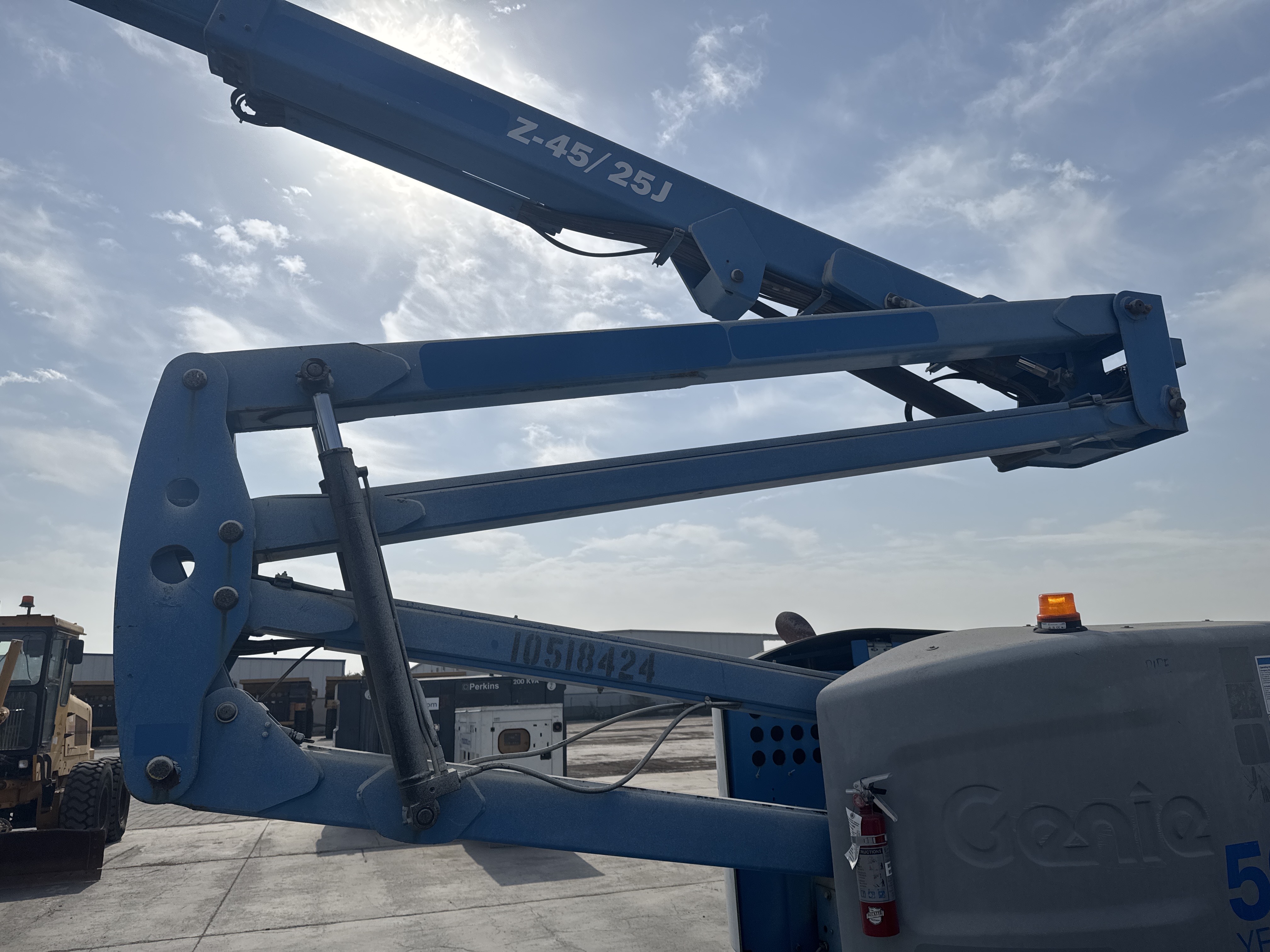 BLA-017-Genie-Z-45/25J-RT-Boom-lifts-inspection-Structure-Paint-2