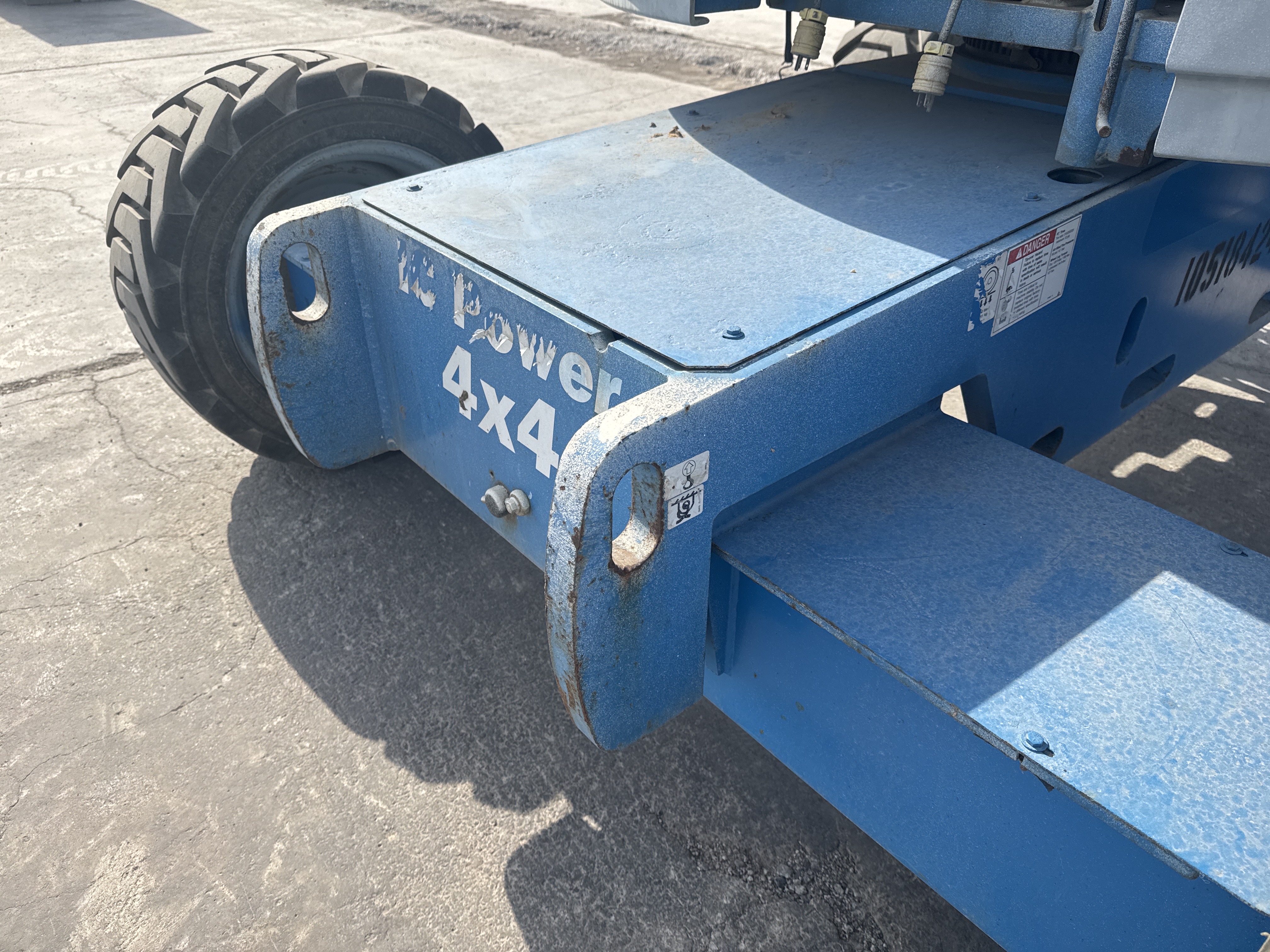 BLA-017-Genie-Z-45/25J-RT-Boom-lifts-inspection-Structure-Paint-2