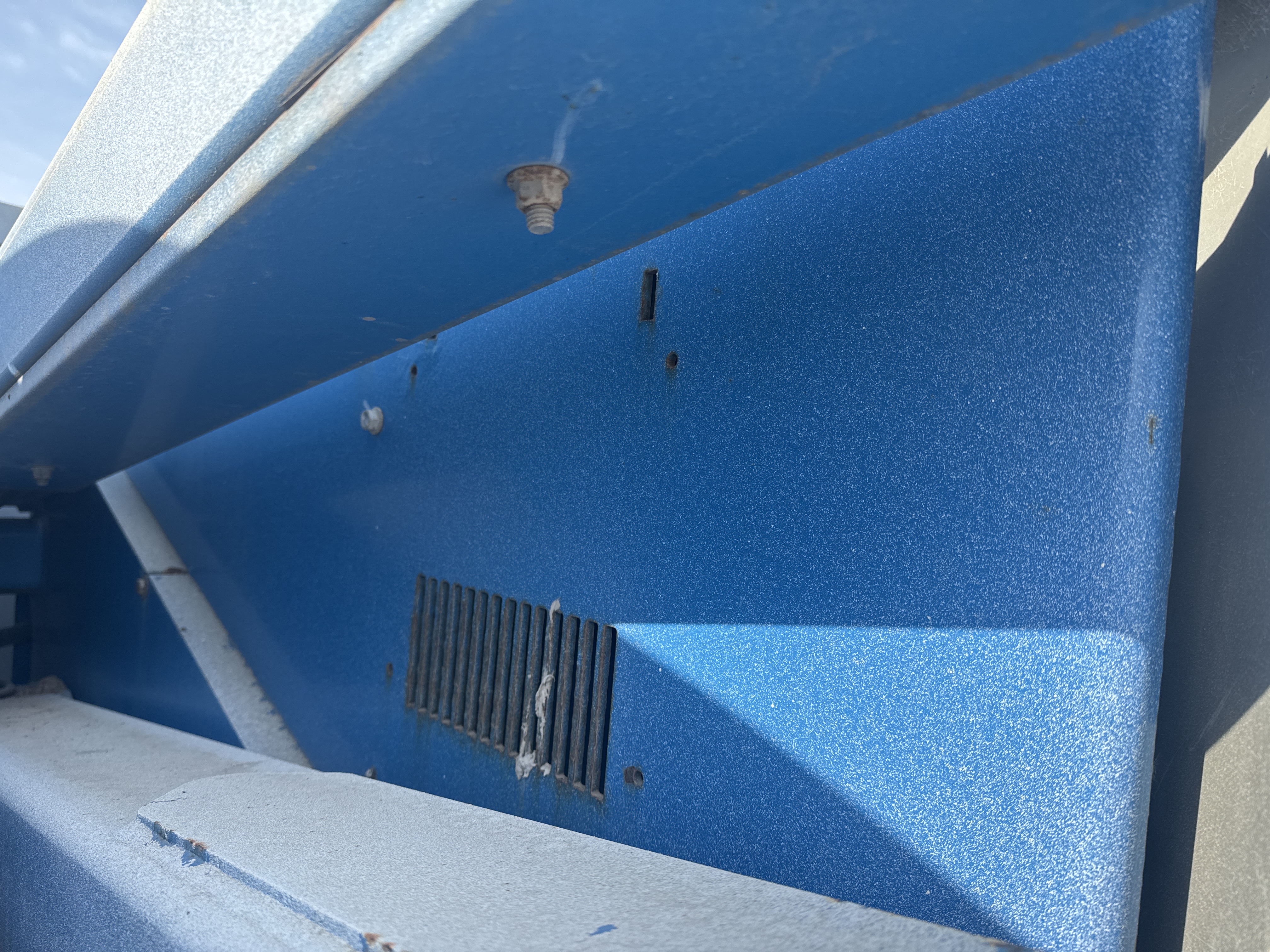 BLA-017-Genie-Z-45/25J-RT-Boom-lifts-inspection-Structure-Sheet-metal-(fiberglass)-2