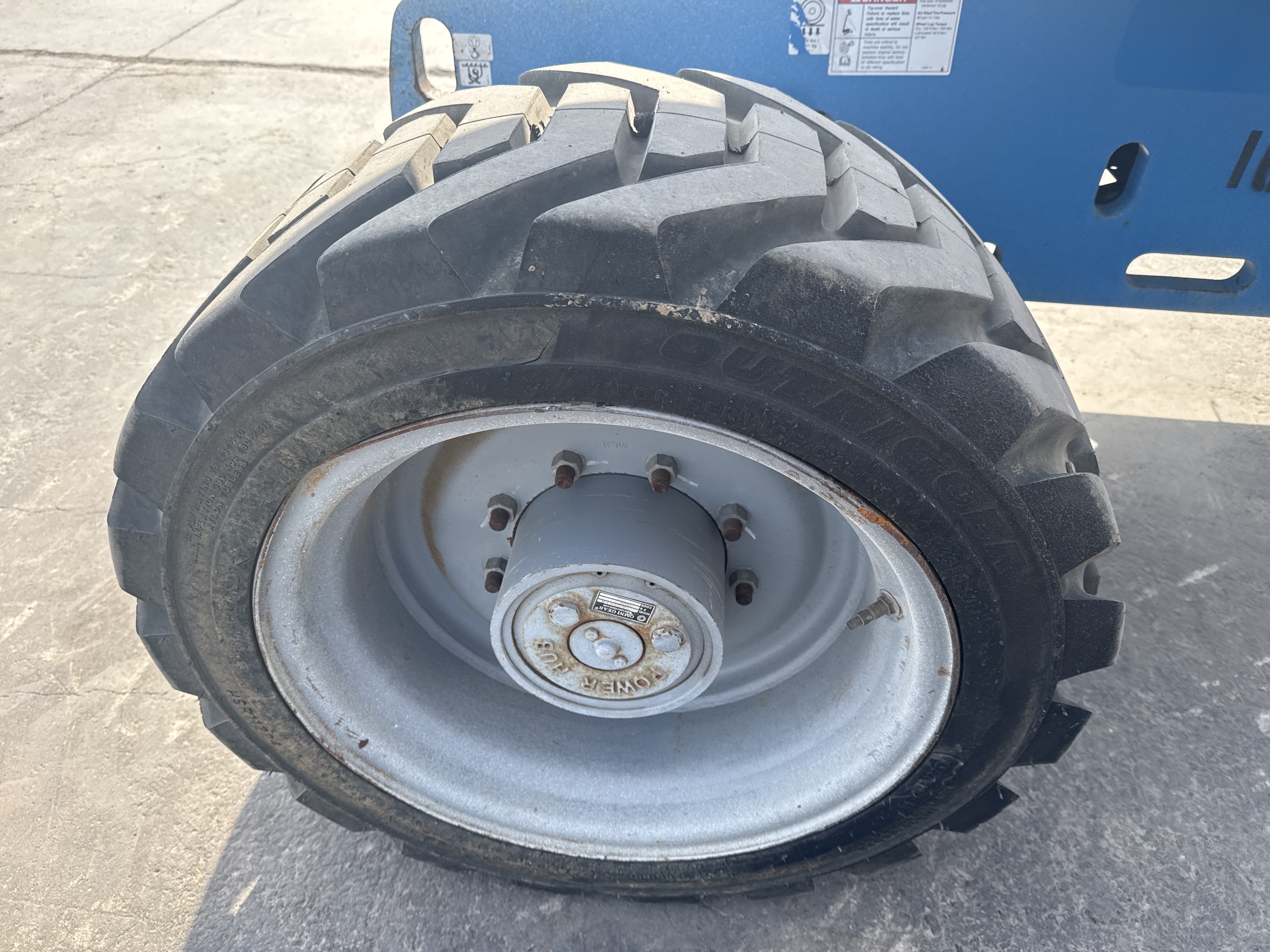 BLA-017-Genie-Z-45/25J-RT-Boom-lifts-inspection-Chassis-Left-front-tire-/-wheel-hub---condition-2