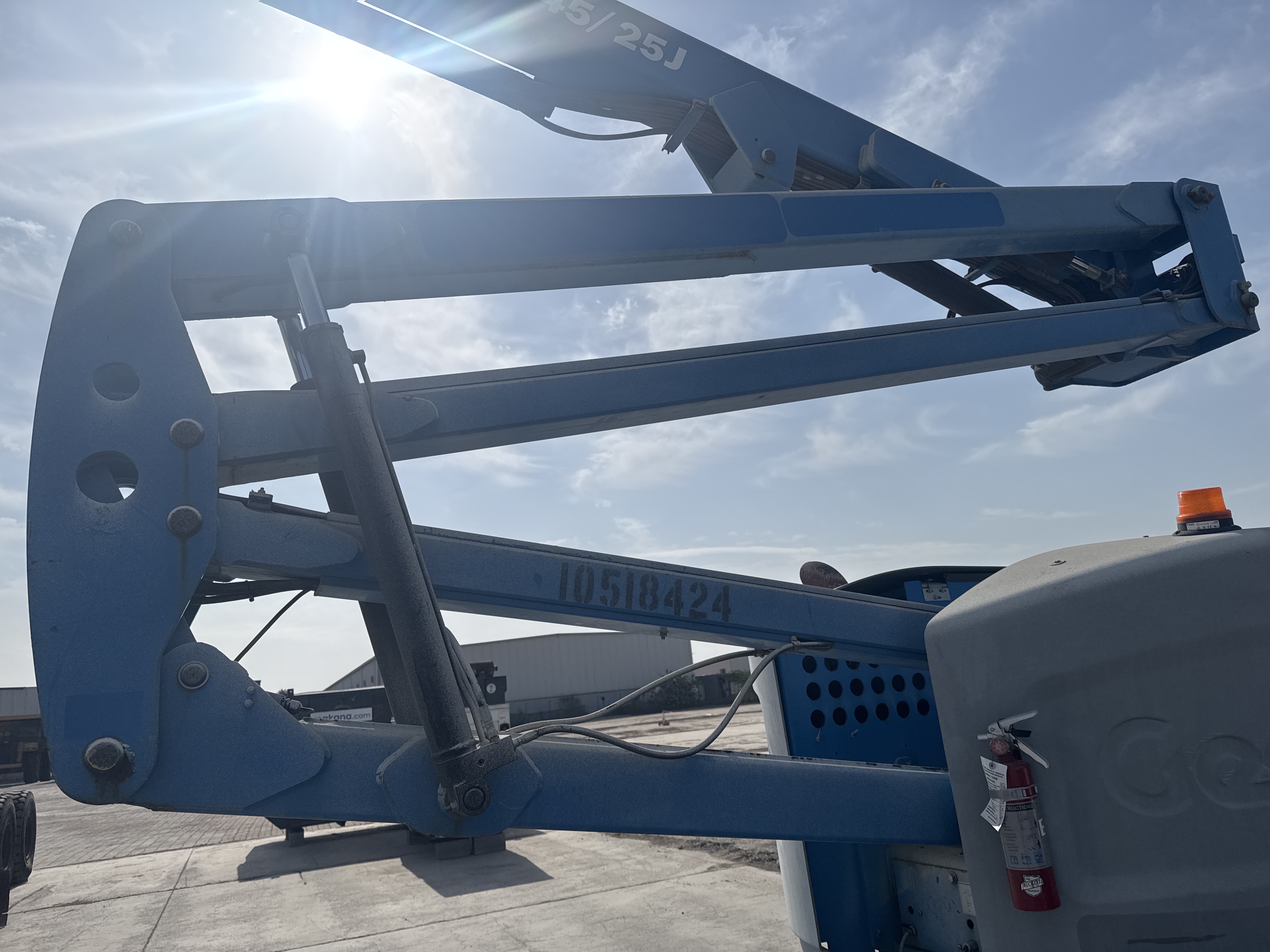 BLA-017-Genie-Z-45/25J-RT-Boom-lifts-inspection-Chassis-Articulated-primary-boom-2