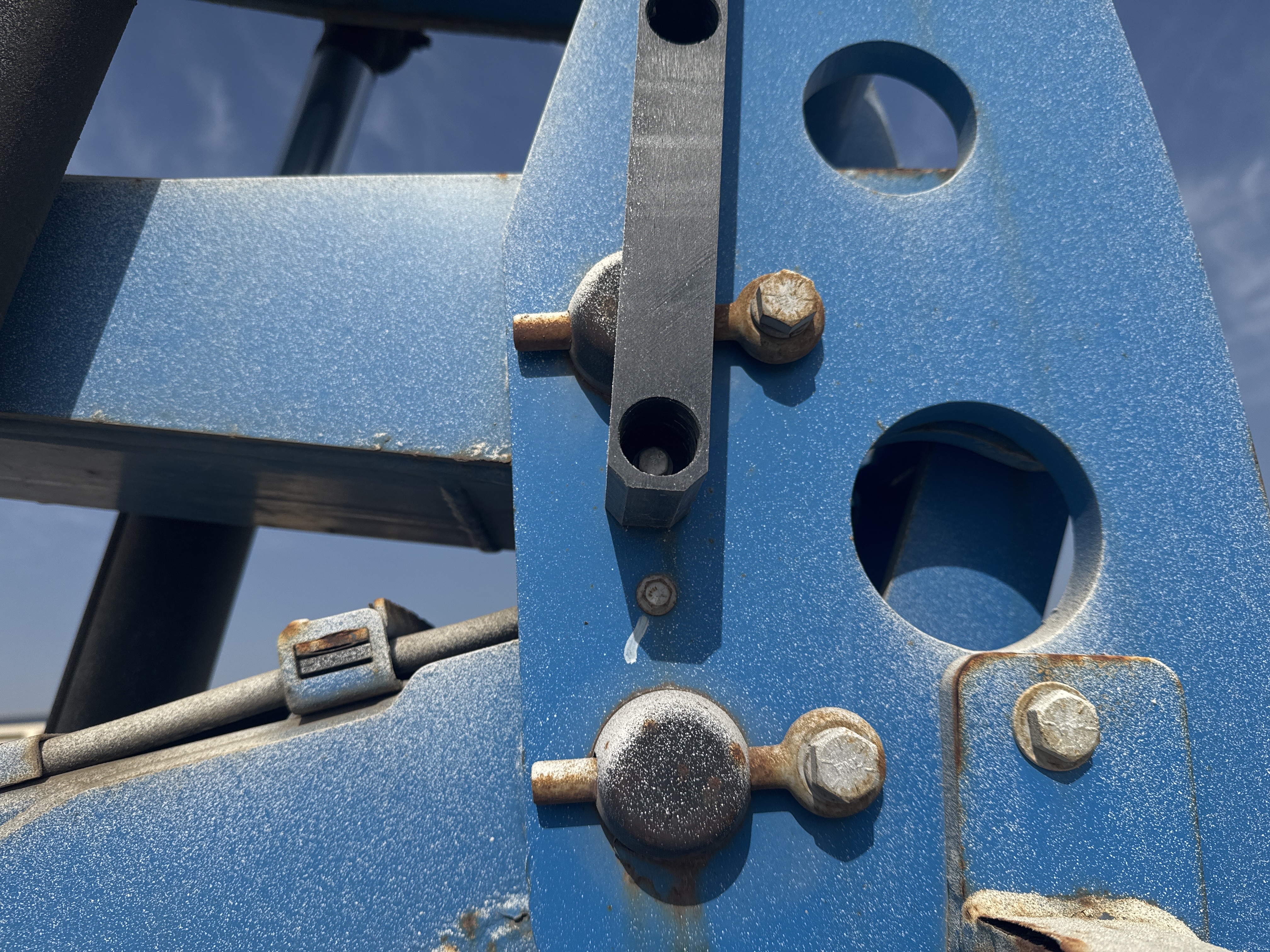 BLA-017-Genie-Z-45/25J-RT-Boom-lifts-inspection-Chassis-Boom-base-pin-and-bushings-2