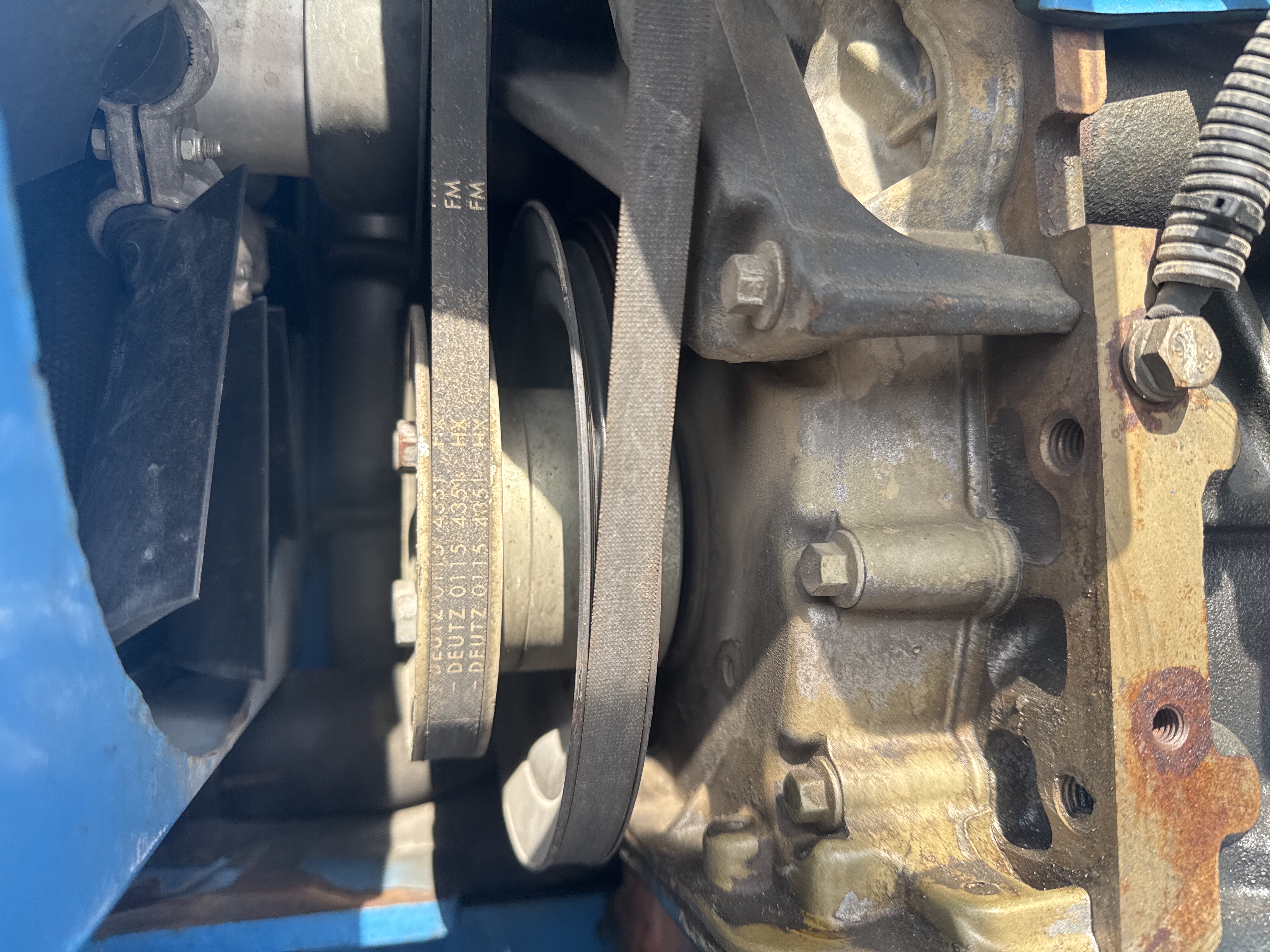 BLA-017-Genie-Z-45/25J-RT-Boom-lifts-inspection-Engine-Belts-2