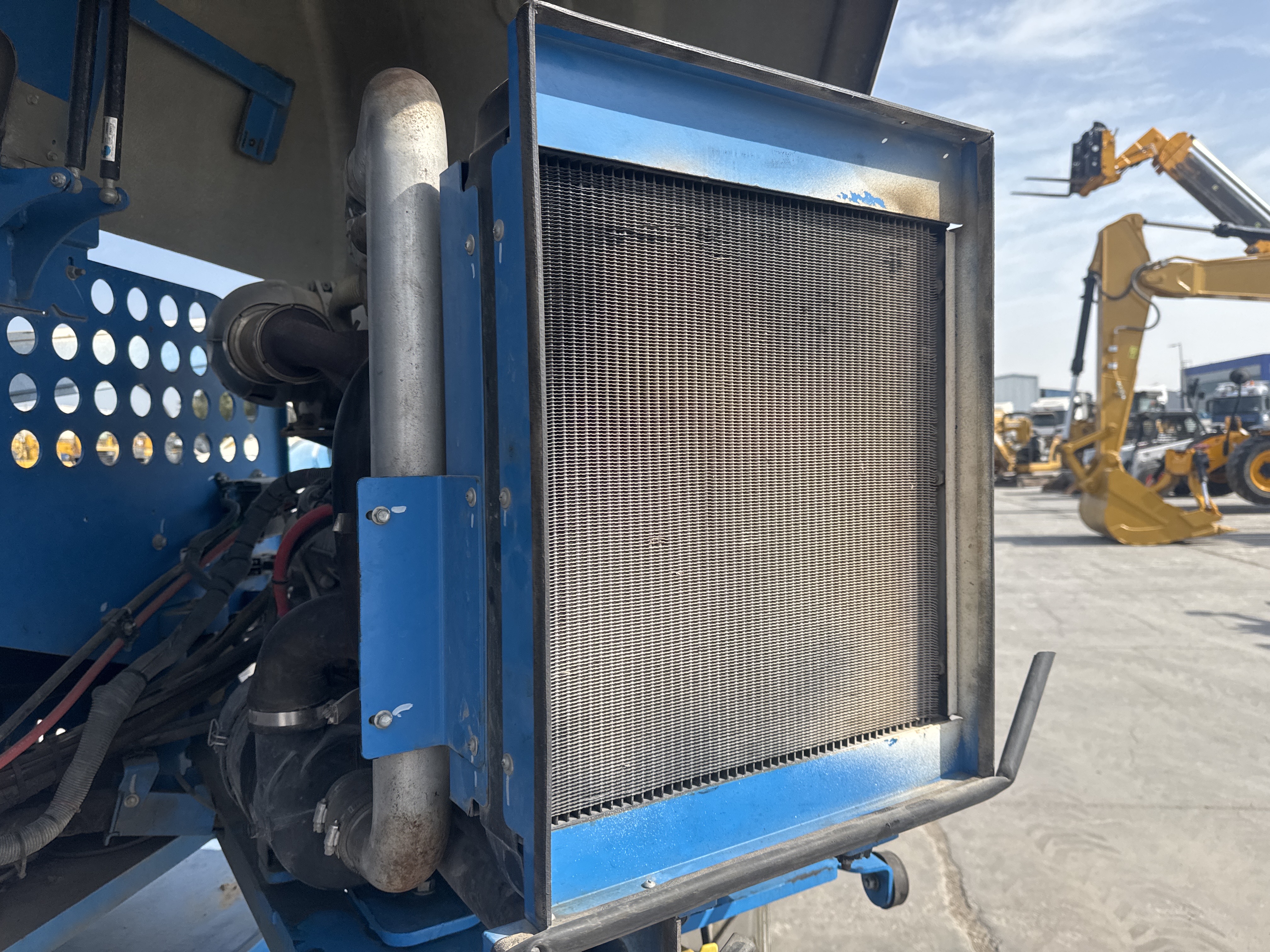 BLA-017-Genie-Z-45/25J-RT-Boom-lifts-inspection-Engine-Cooling-fan-and-fan-guard-2