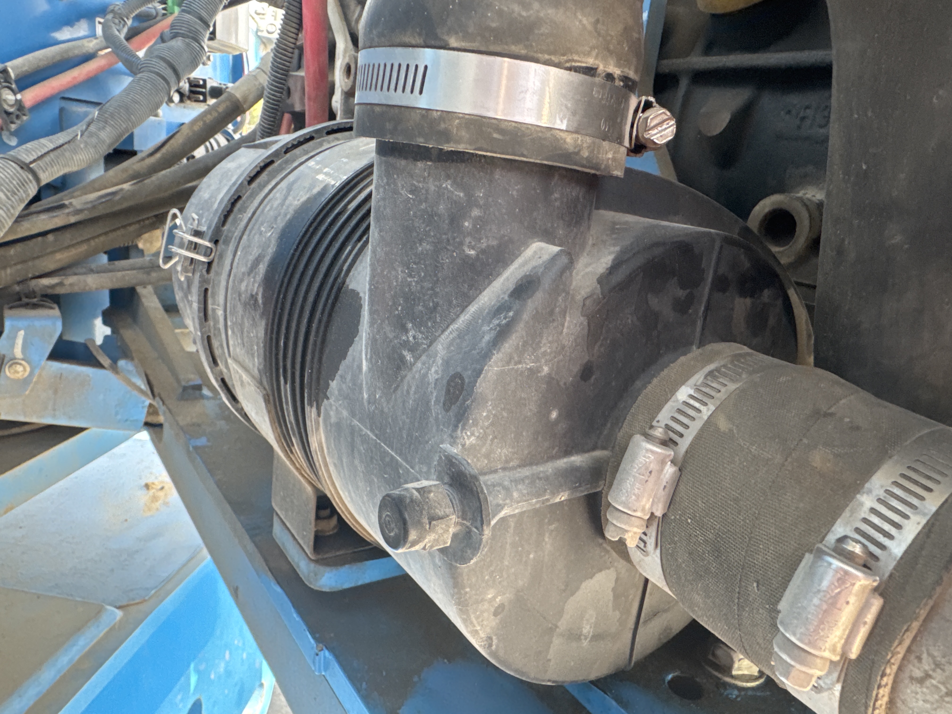 BLA-017-Genie-Z-45/25J-RT-Boom-lifts-inspection-Engine-Air-intake-system-2