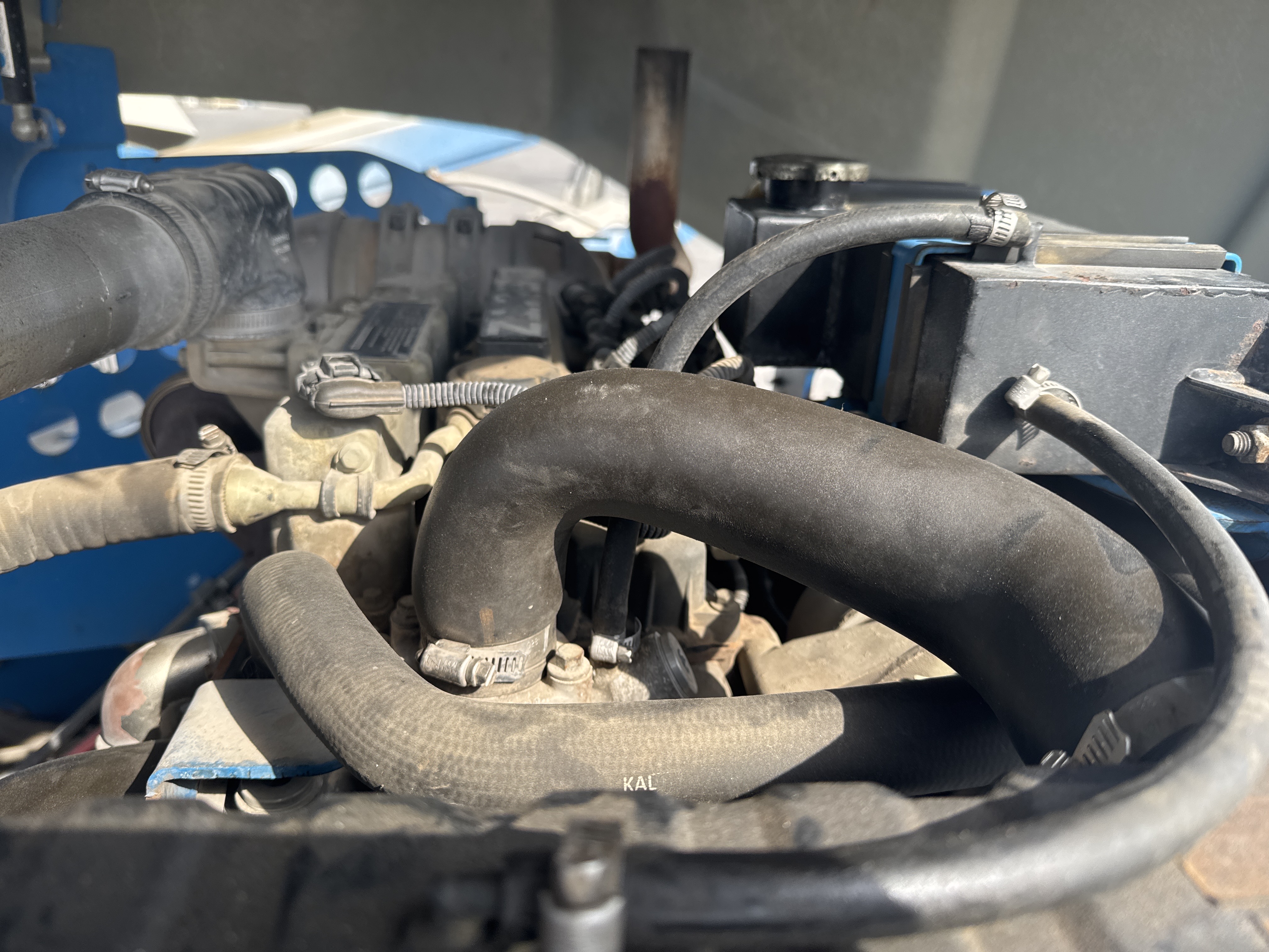BLA-017-Genie-Z-45/25J-RT-Boom-lifts-inspection-Engine-Hoses-2