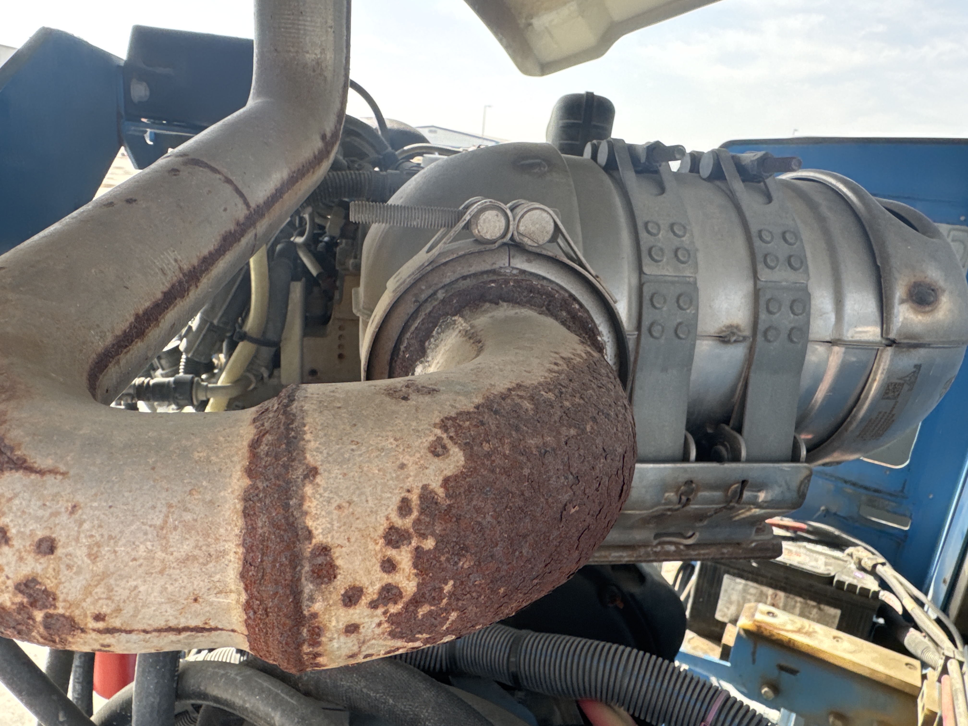BLA-017-Genie-Z-45/25J-RT-Boom-lifts-inspection-Engine-Exhaust-system-2