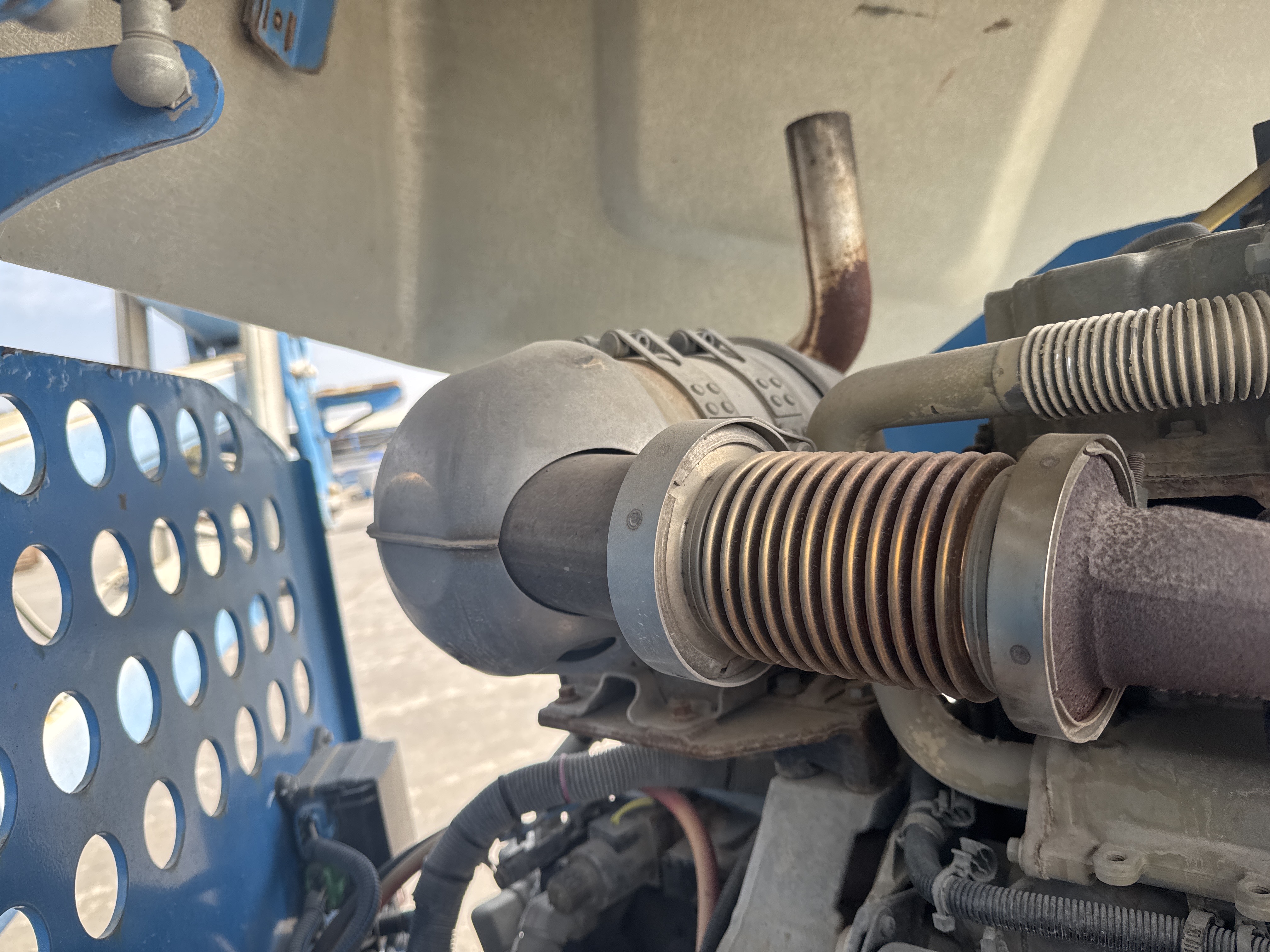 BLA-017-Genie-Z-45/25J-RT-Boom-lifts-inspection-Engine-Exhaust-system-2