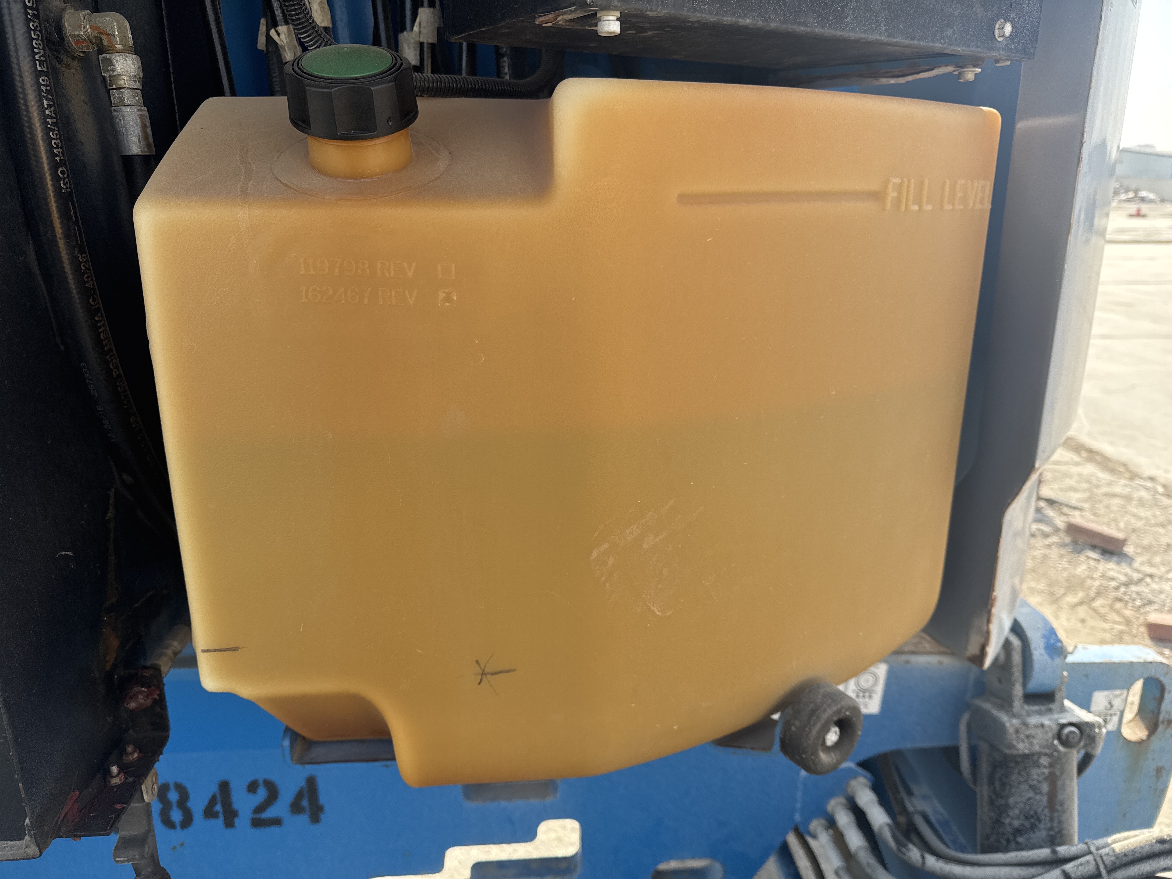 BLA-017-Genie-Z-45/25J-RT-Boom-lifts-inspection-Engine-Fuel-tank-2