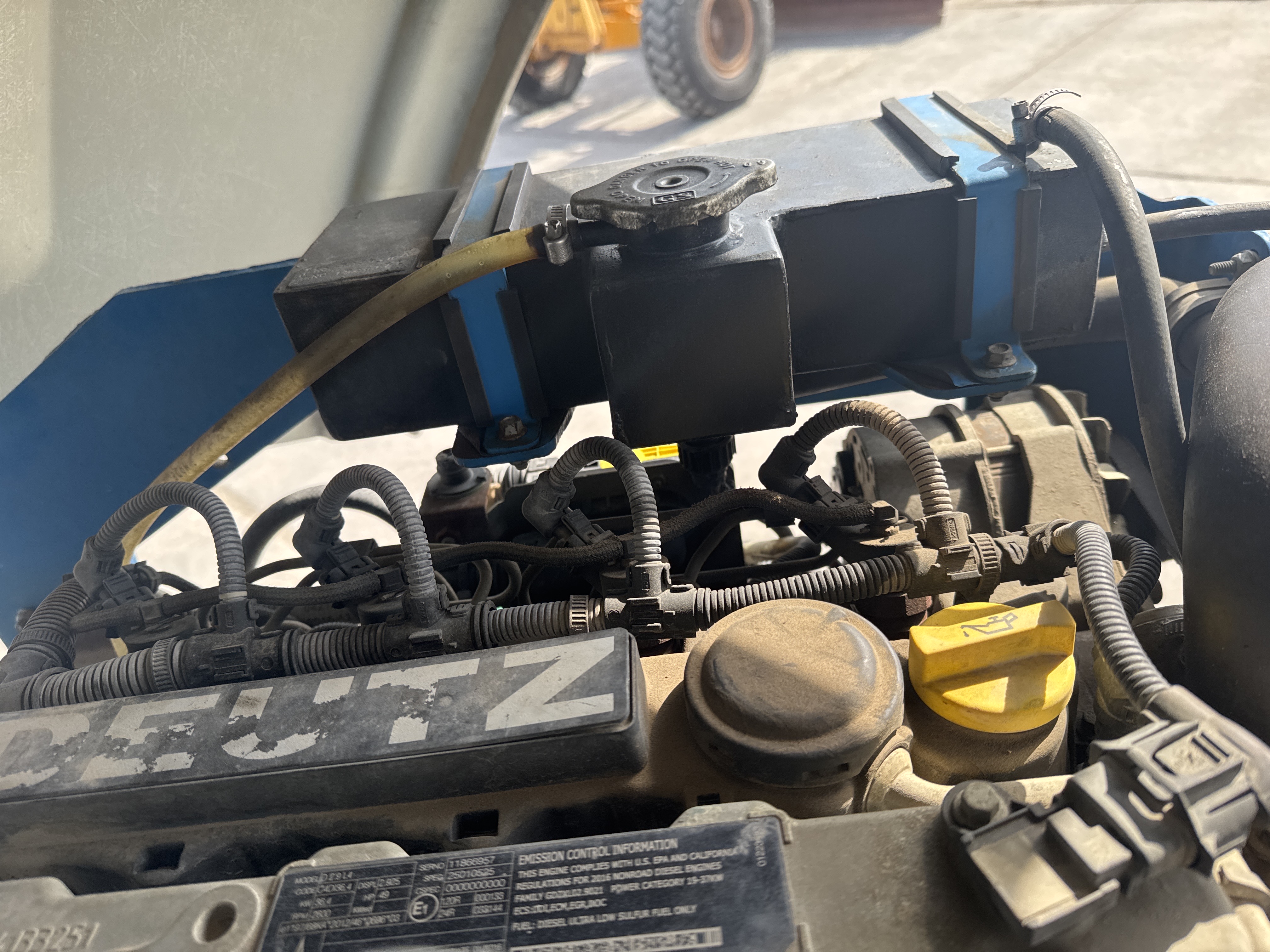 BLA-017-Genie-Z-45/25J-RT-Boom-lifts-inspection-Engine-Engine-oil-leaks-2