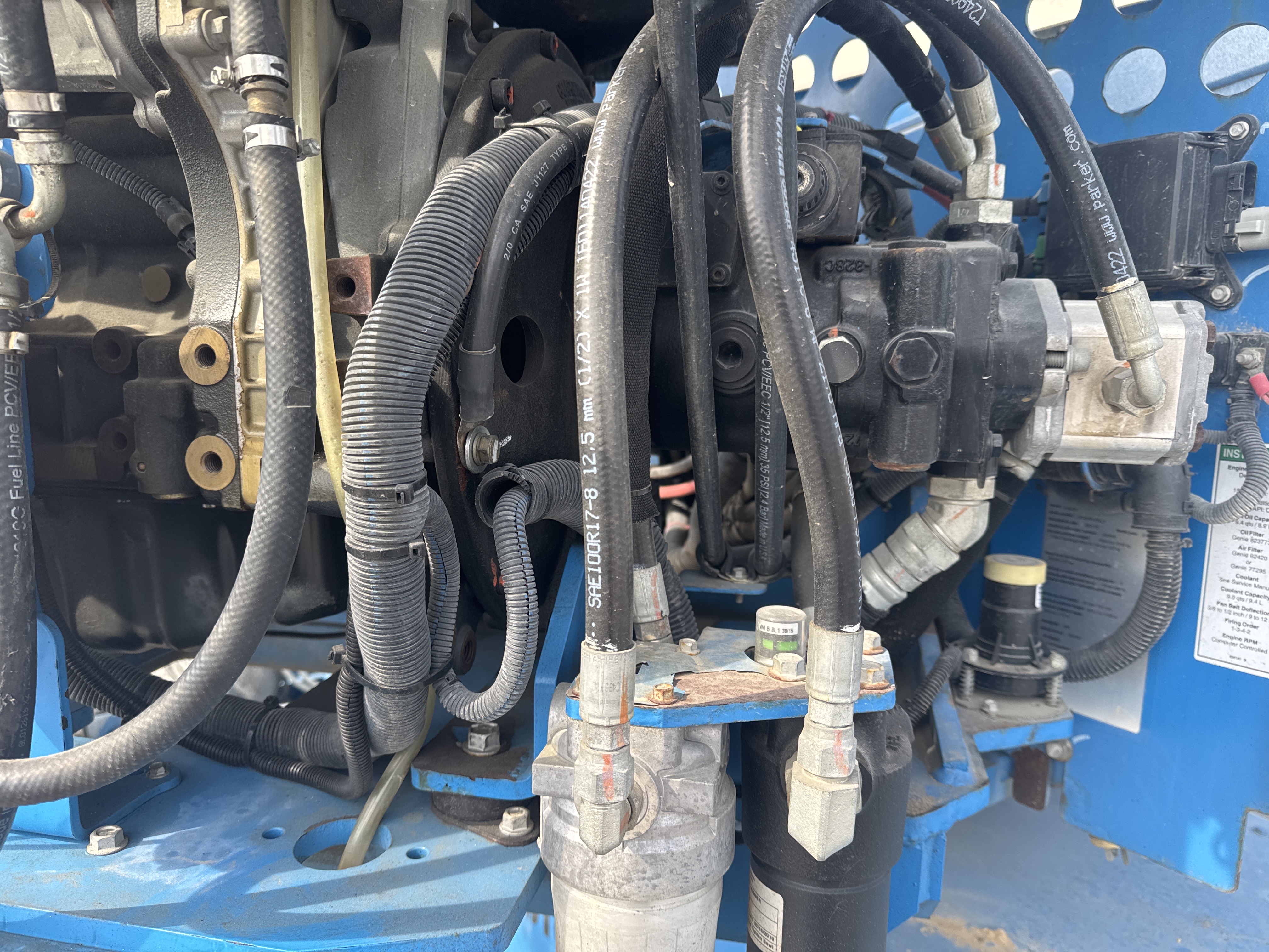 BLA-017-Genie-Z-45/25J-RT-Boom-lifts-inspection-Hydraulics-Hydraulic-hoses-and-lines-2