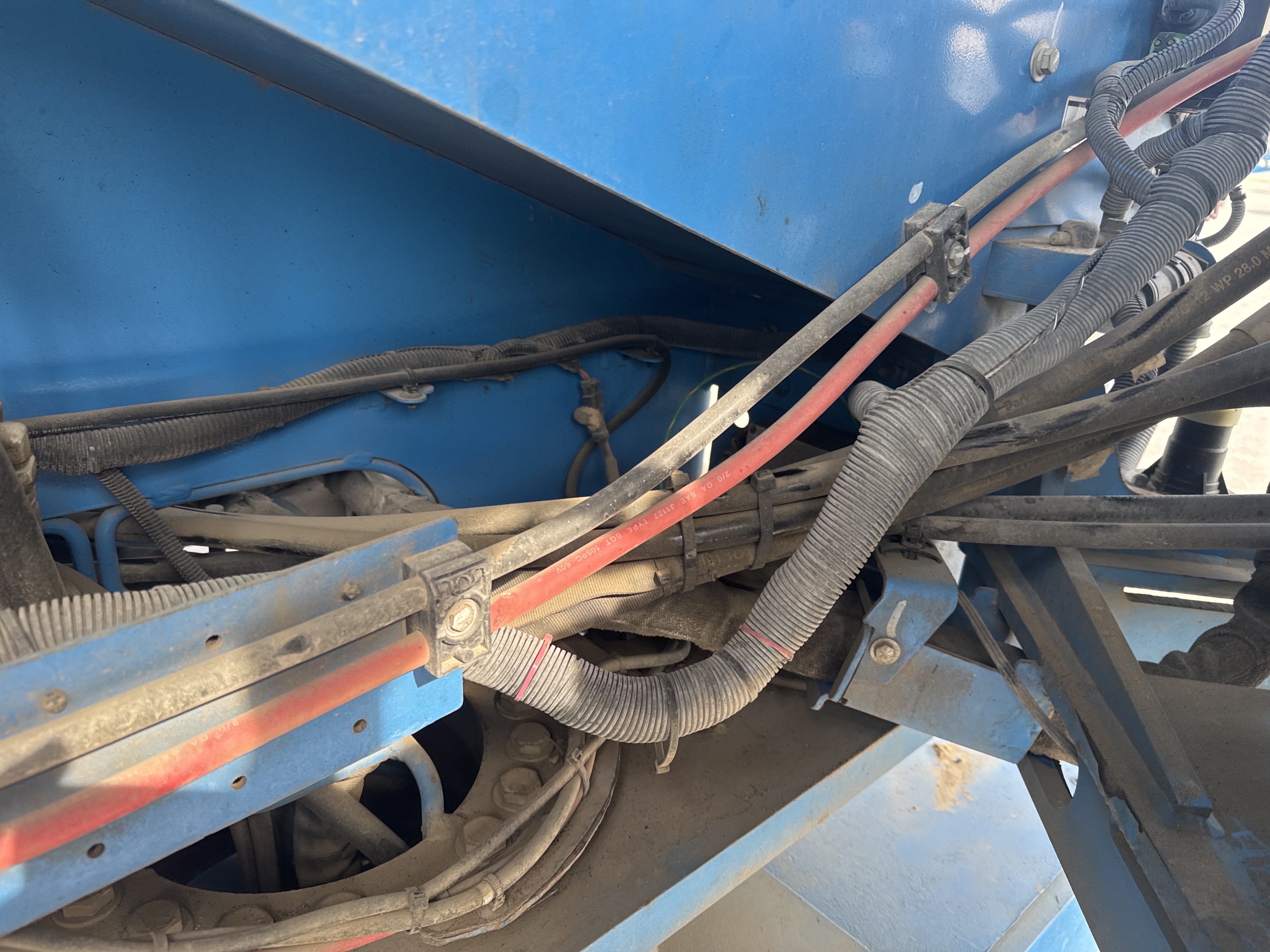 BLA-017-Genie-Z-45/25J-RT-Boom-lifts-inspection-Hydraulics-Wiring-harness-2