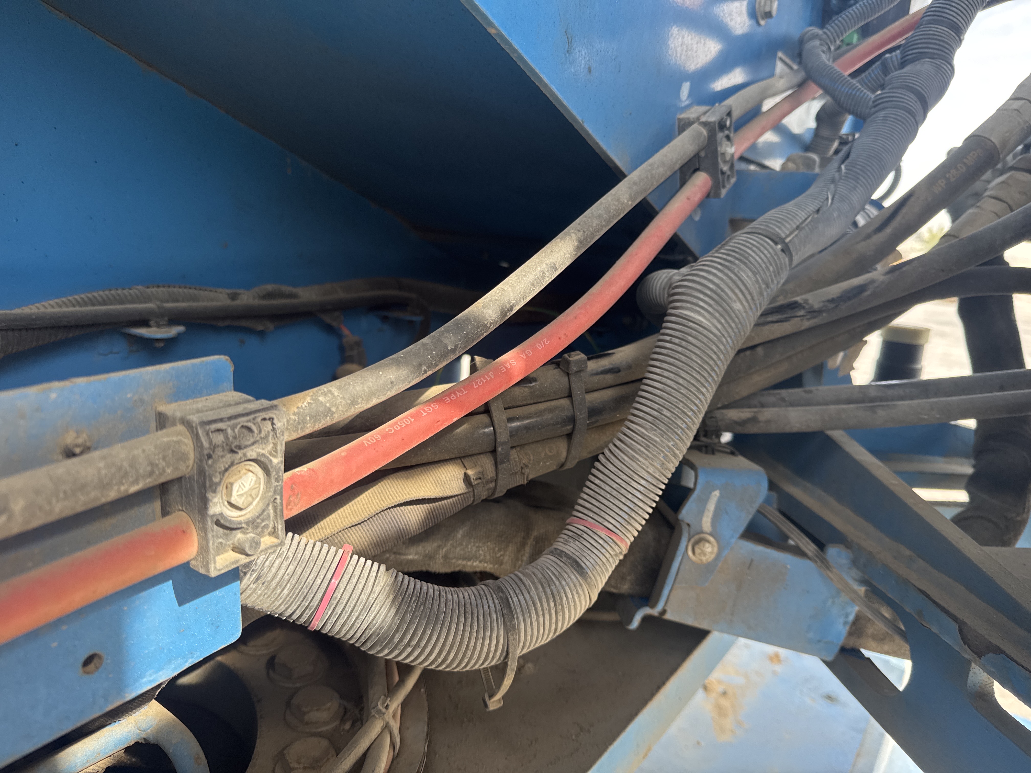 BLA-017-Genie-Z-45/25J-RT-Boom-lifts-inspection-Hydraulics-Wiring-harness-2