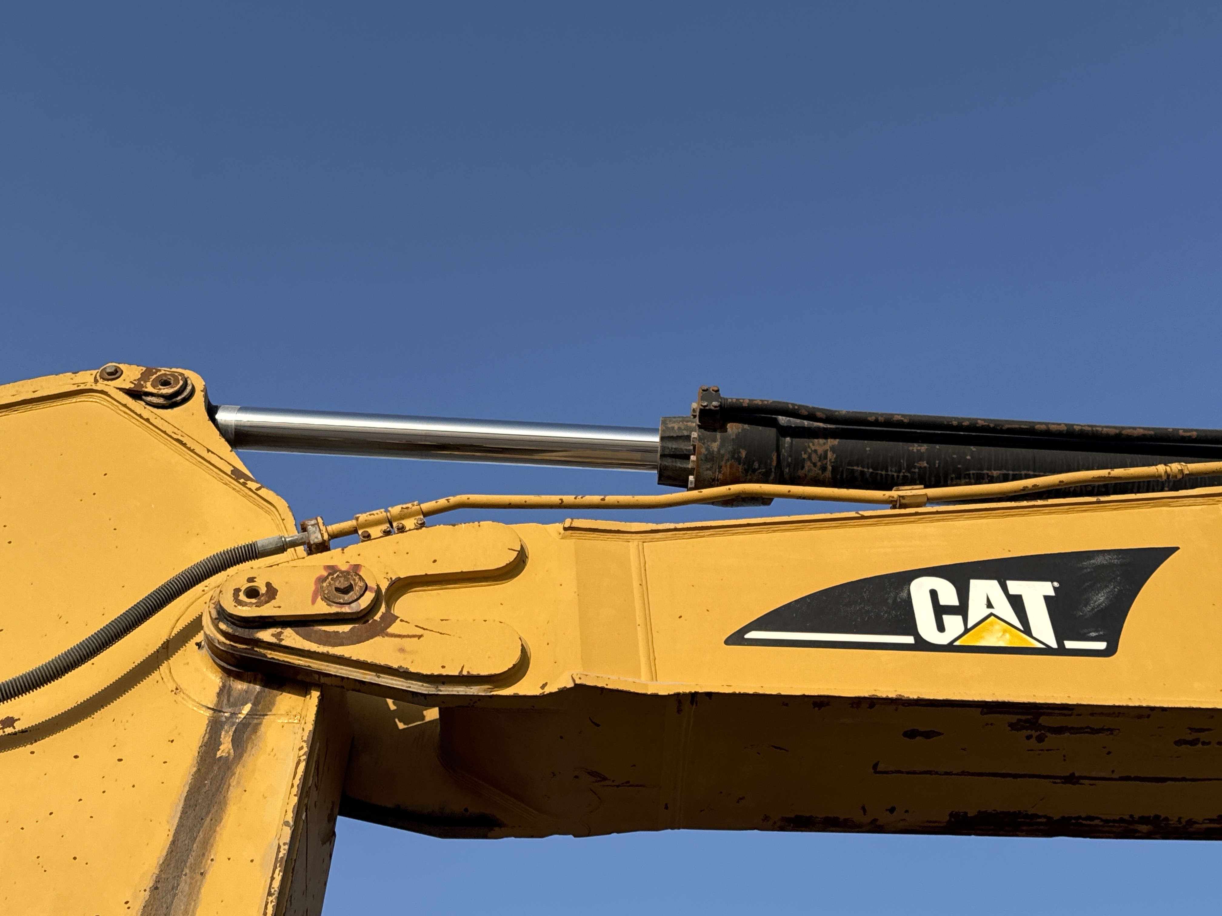 LEX-006-Cat-345B-LME-Series-II-Large-excavators-inspection-Hydraulics-Stick-cylinder-2