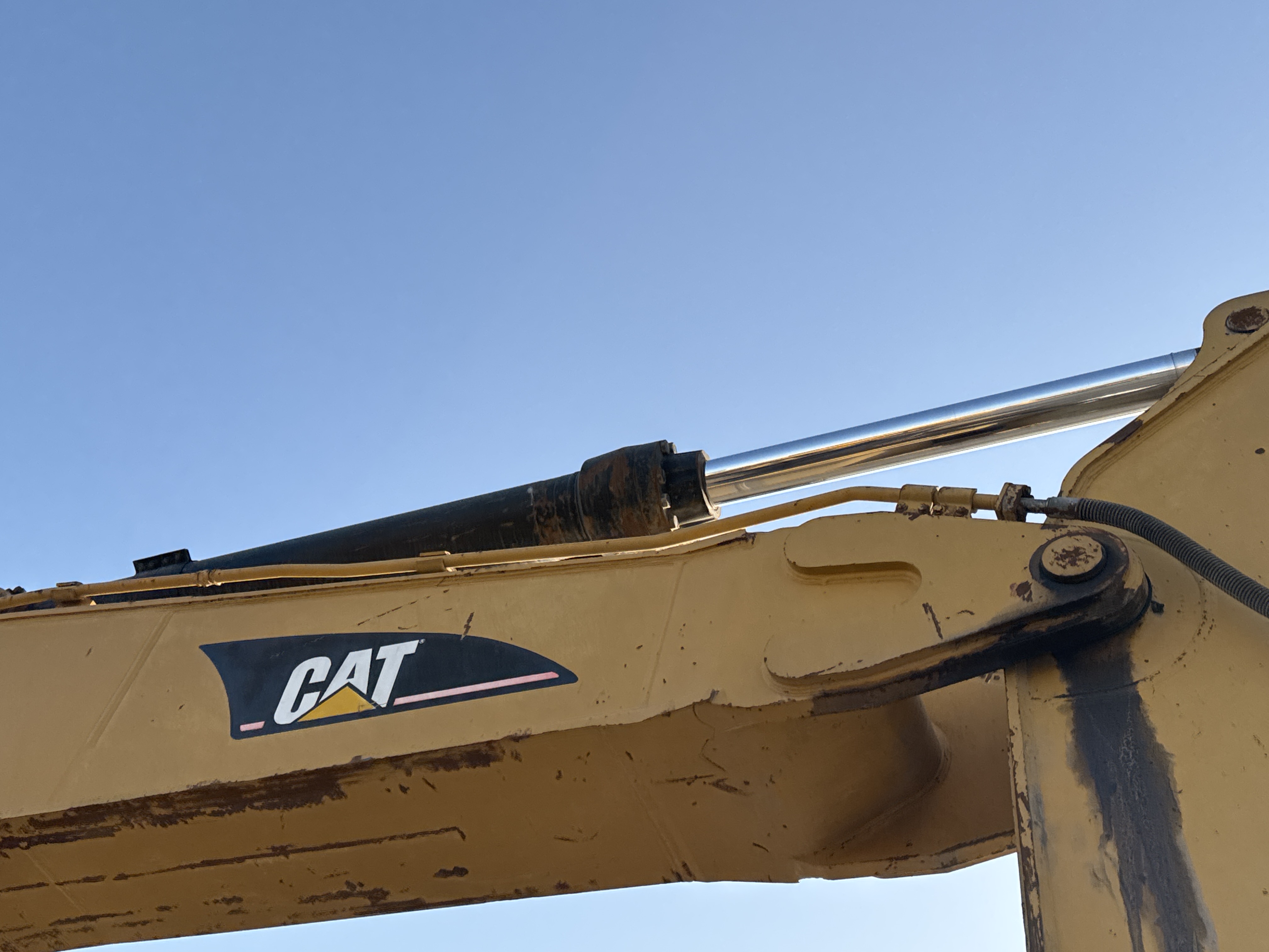 LEX-006-Cat-345B-LME-Series-II-Large-excavators-inspection-Hydraulics-Stick-cylinder-2